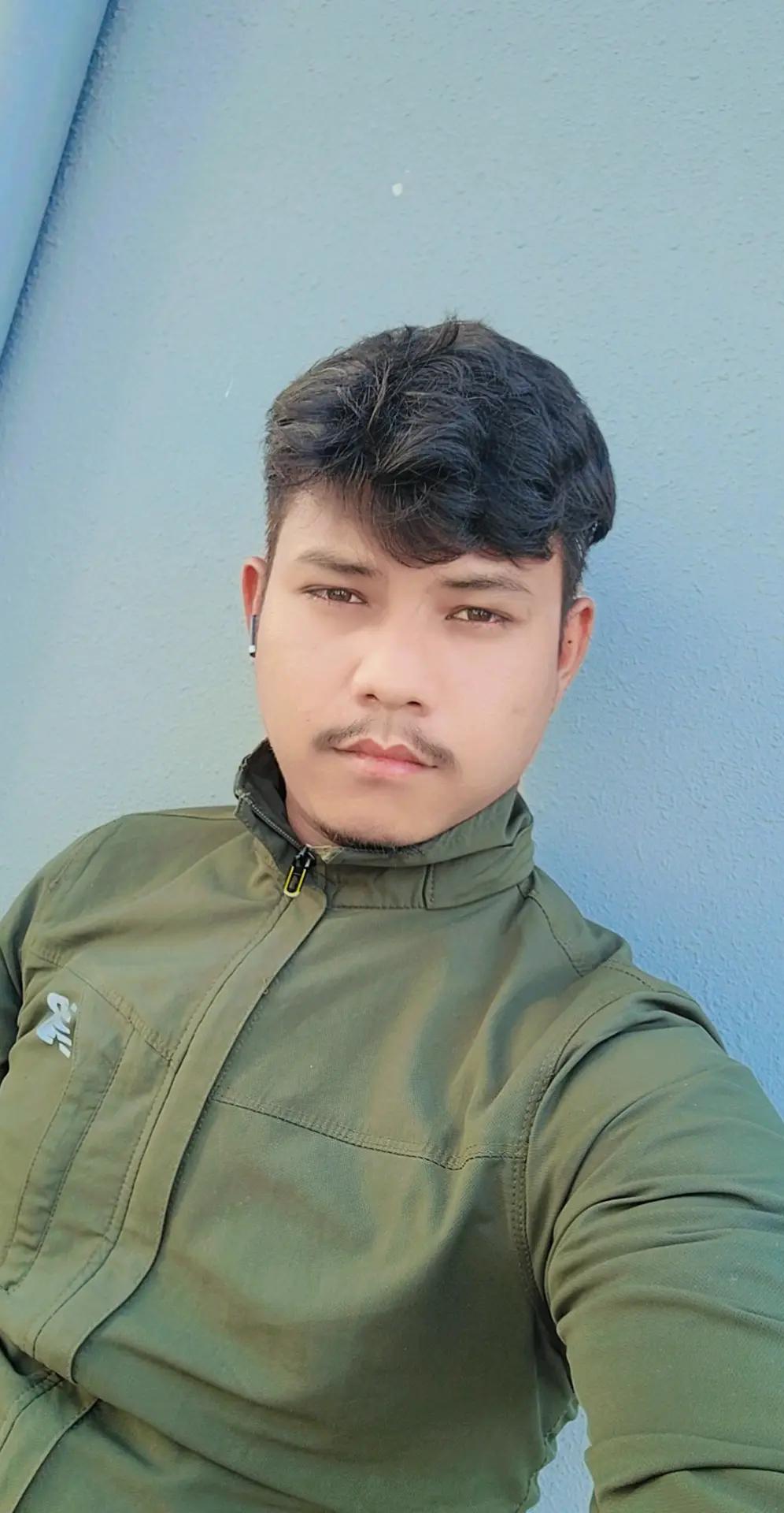 @>----P-&reg;-&pound;-M----<