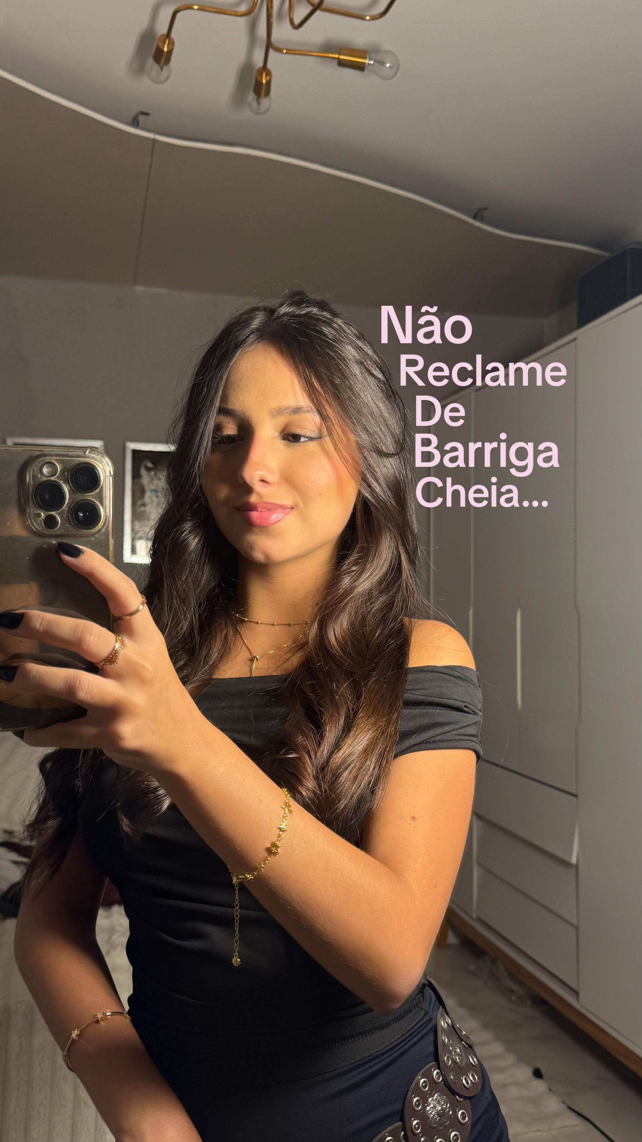 @+ VICKY QUEIROZ