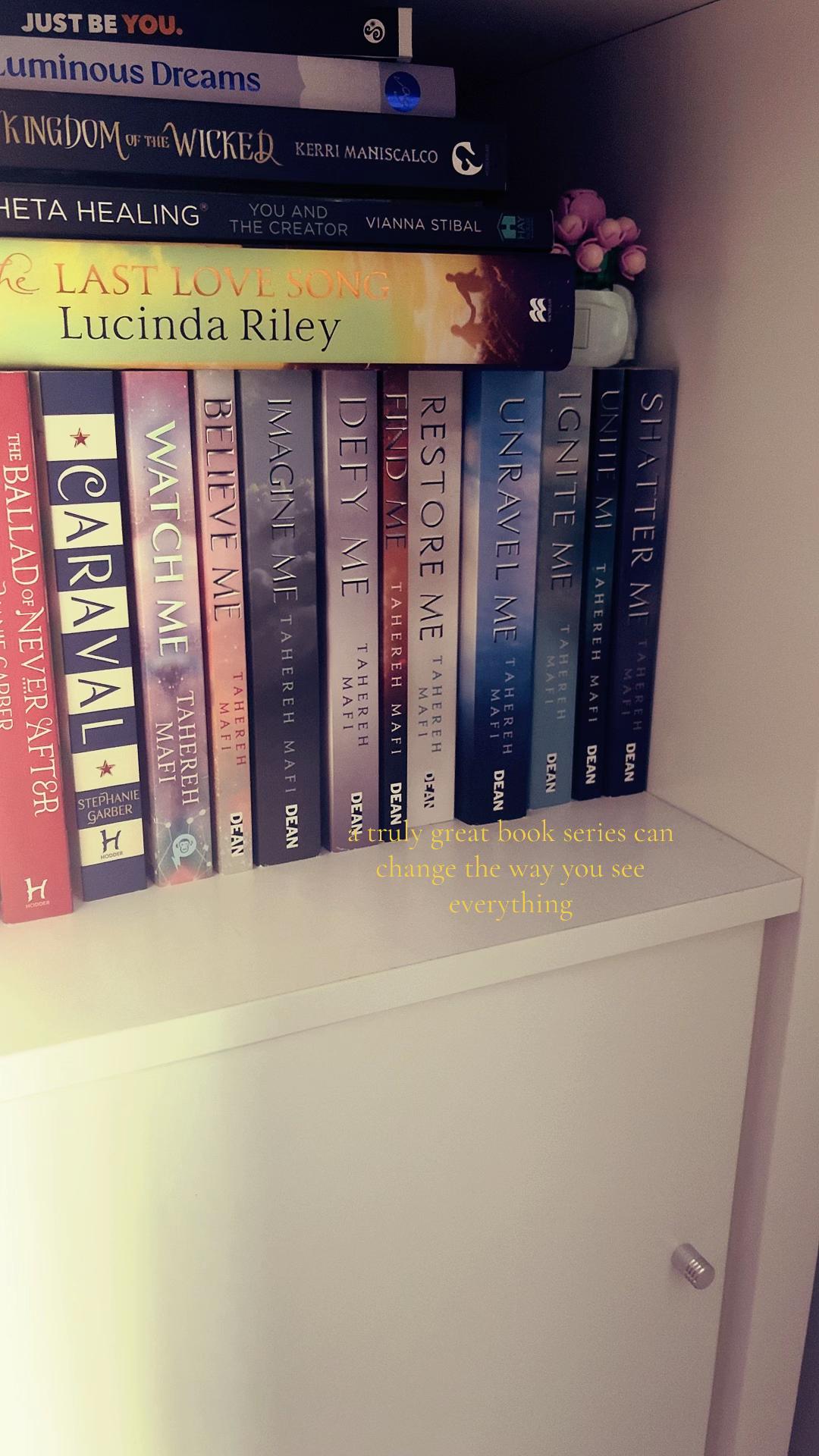 @Emilia ✨📚