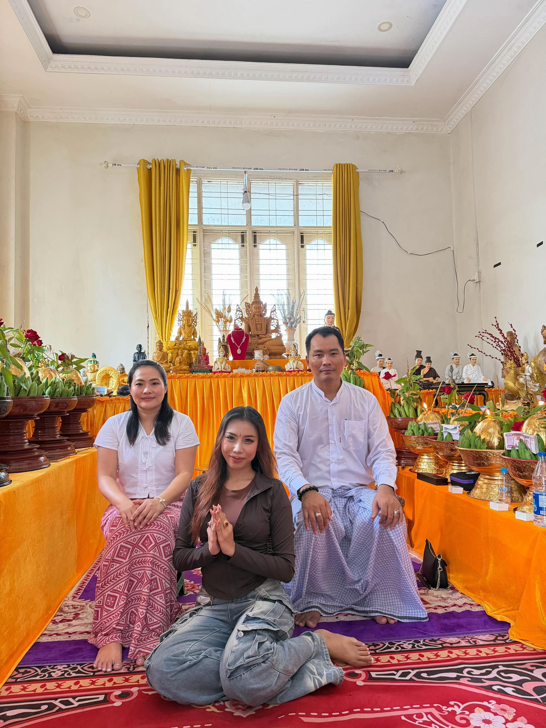 @အကြားမြင်ဆရာမလေးစံအိမ်မှူး