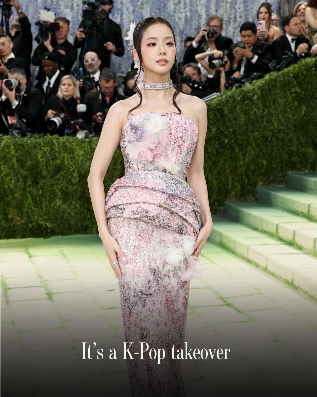@Harper’s BAZAAR SG