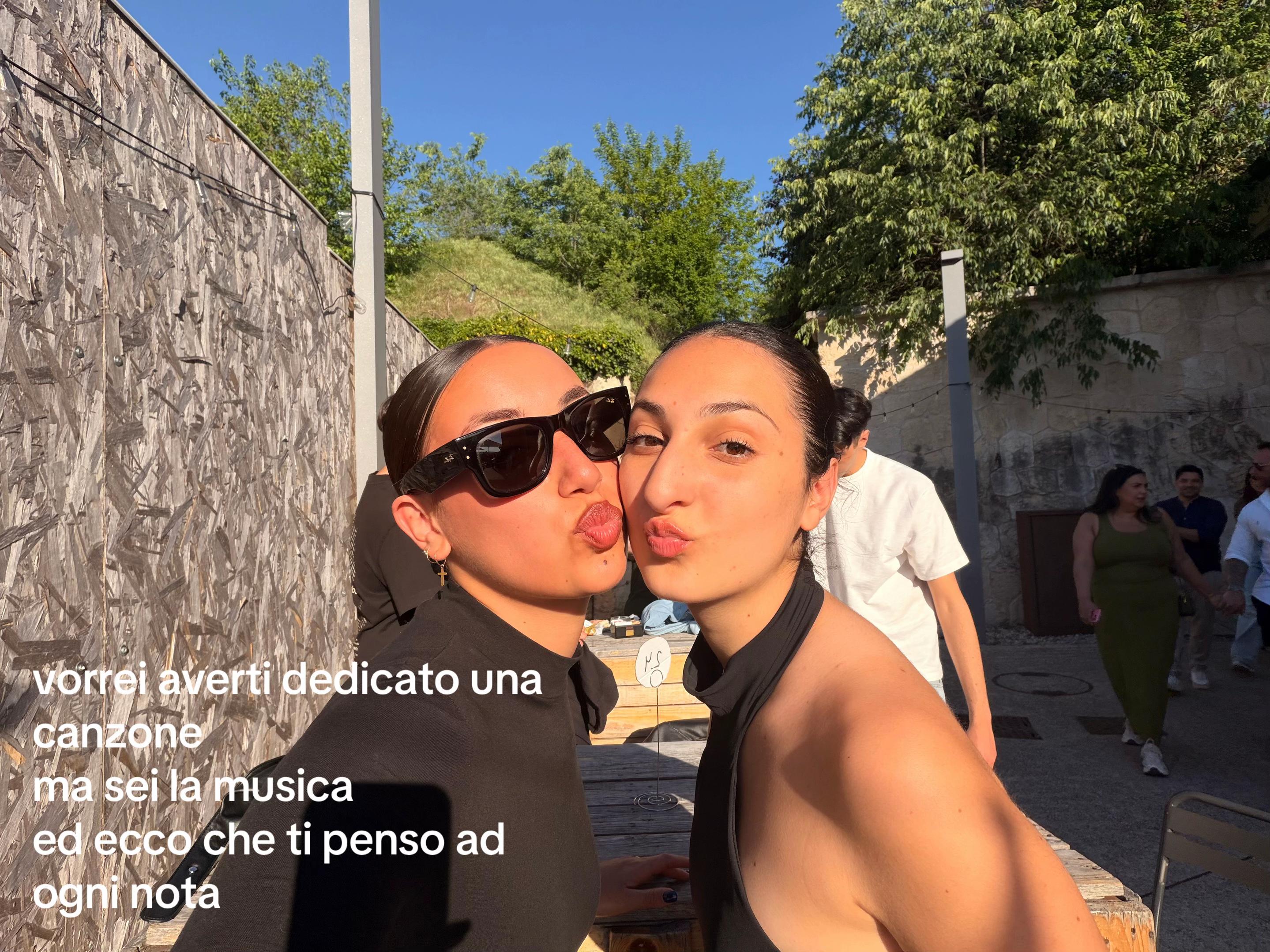 @elenó