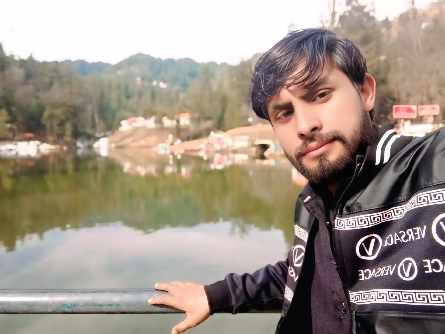 @kashmiri