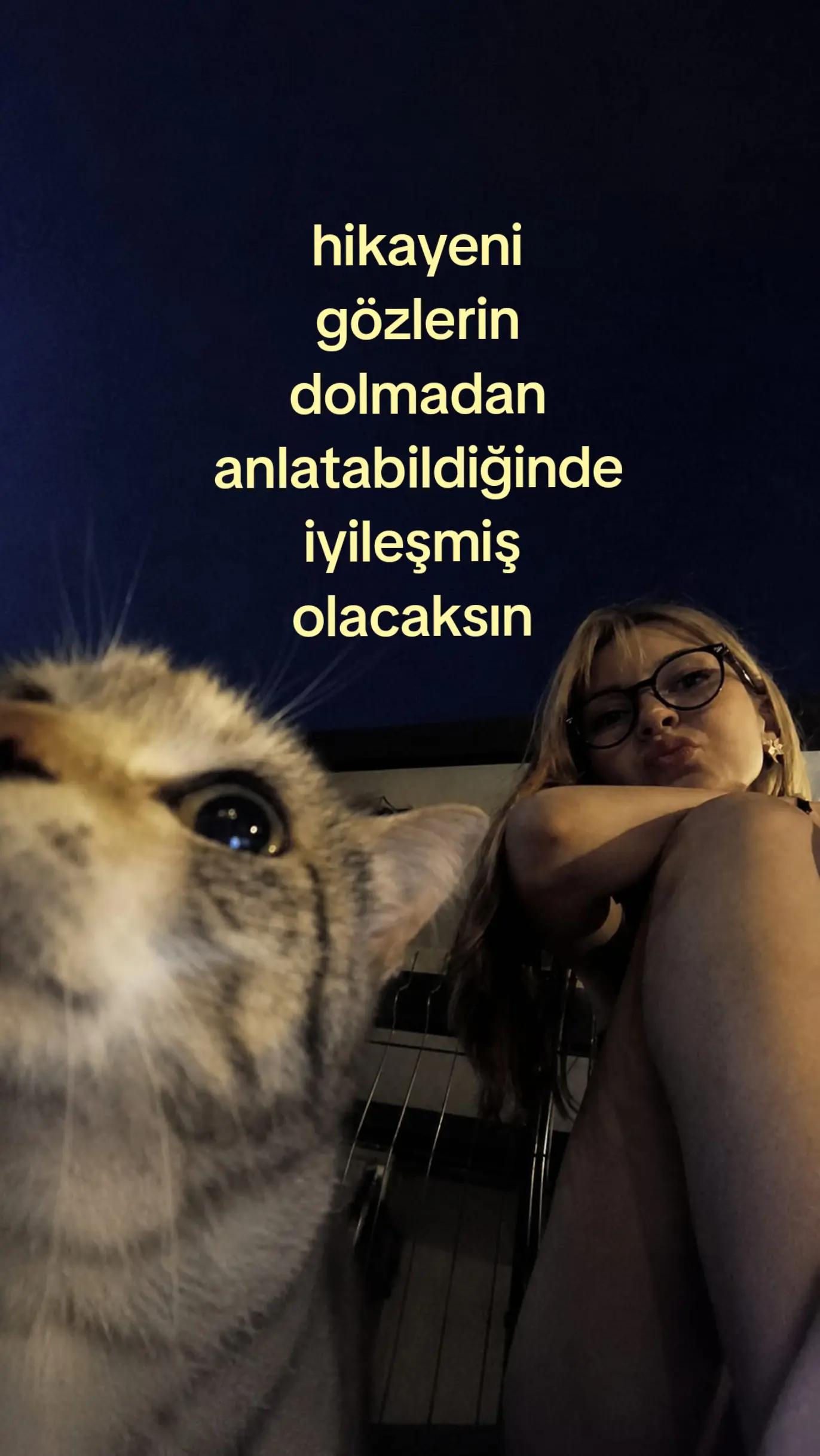 @🐩
