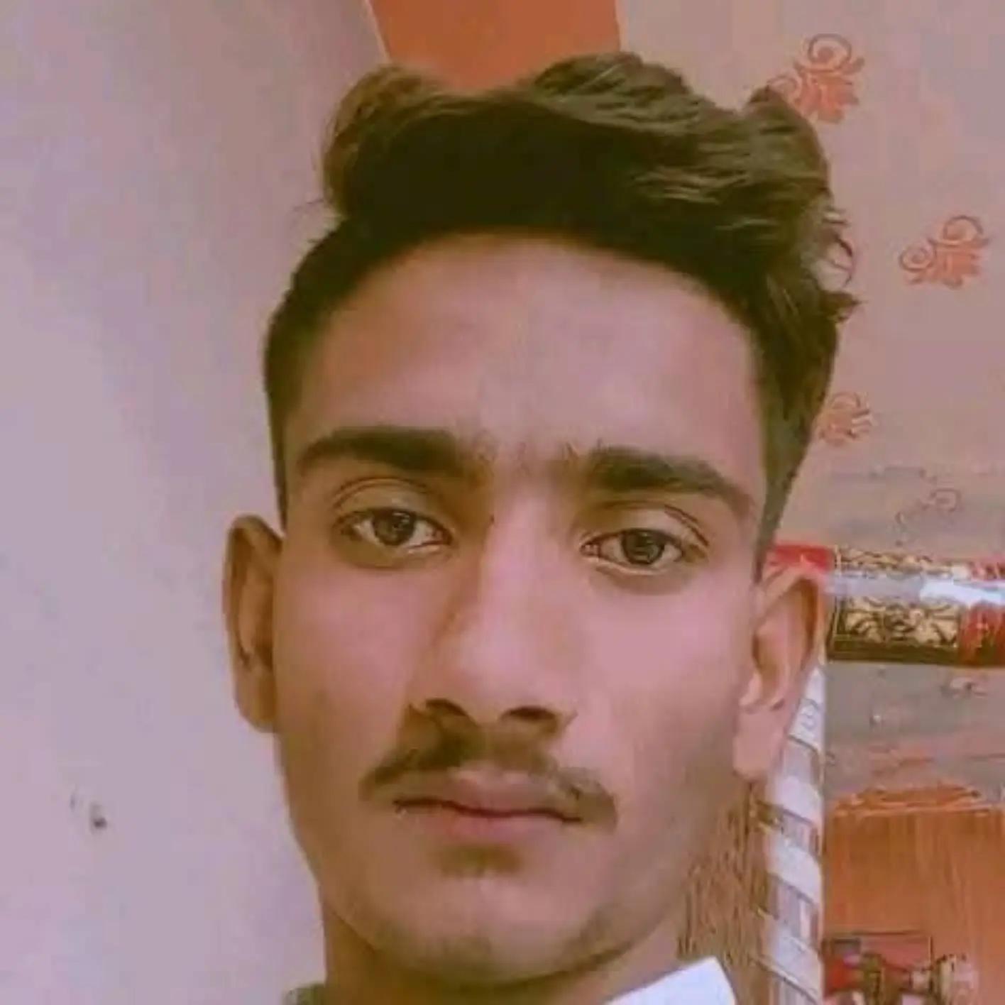 @RaHul sOhTrA bRaNd🇵🇰✈️🇱🇷