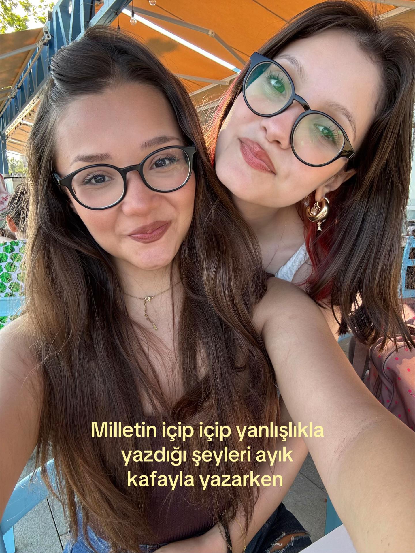 @👸🏻👸🏽