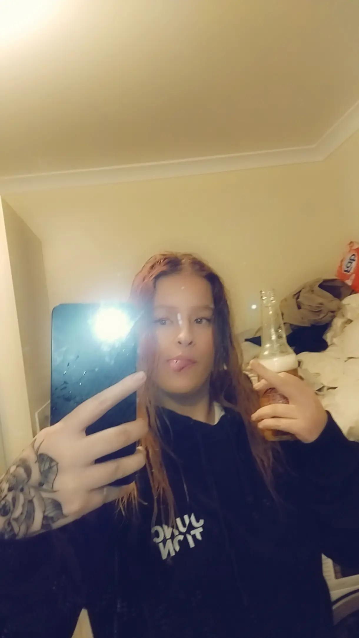 @Vyholdengirl07