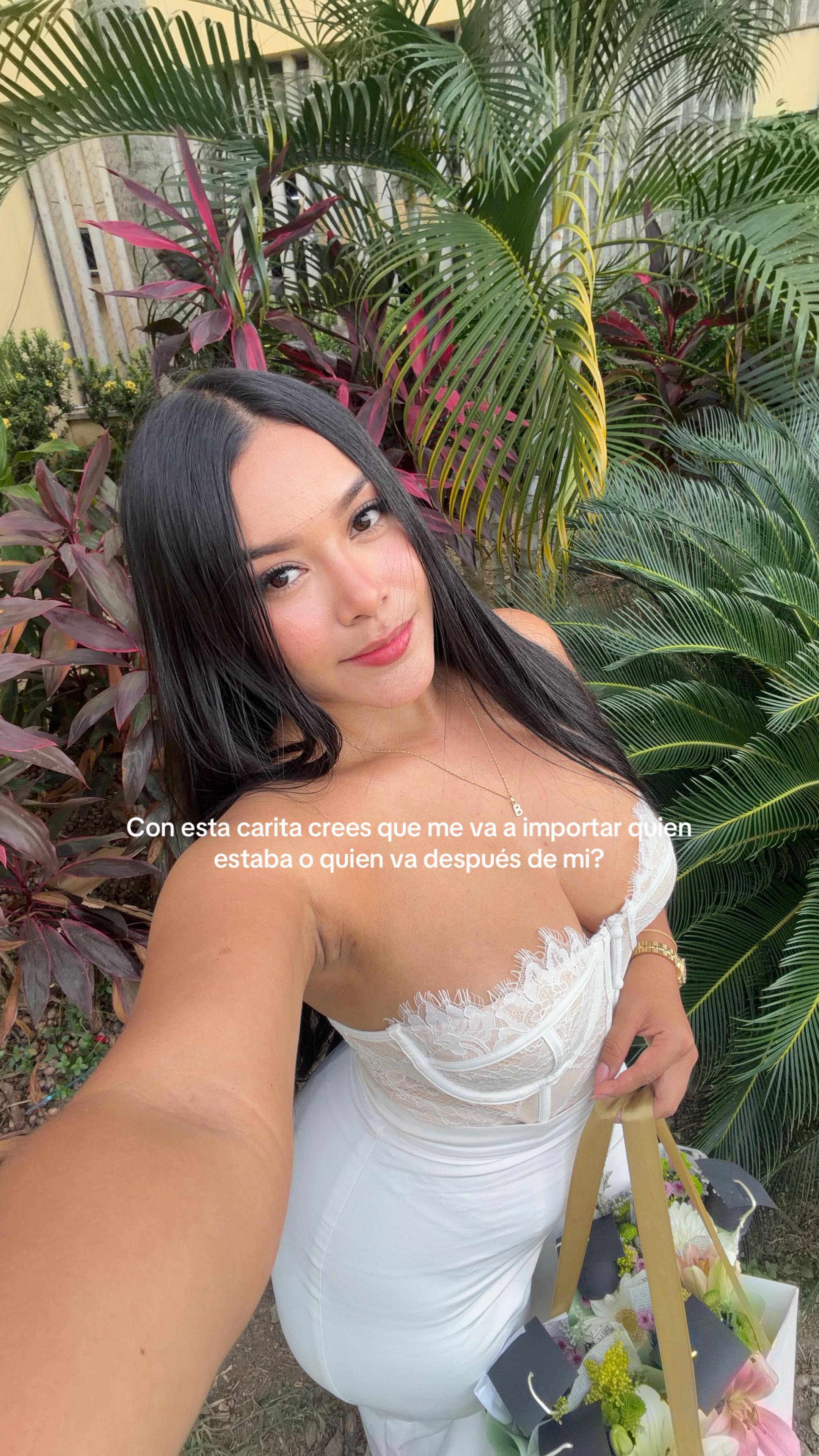 @Bel🌺
