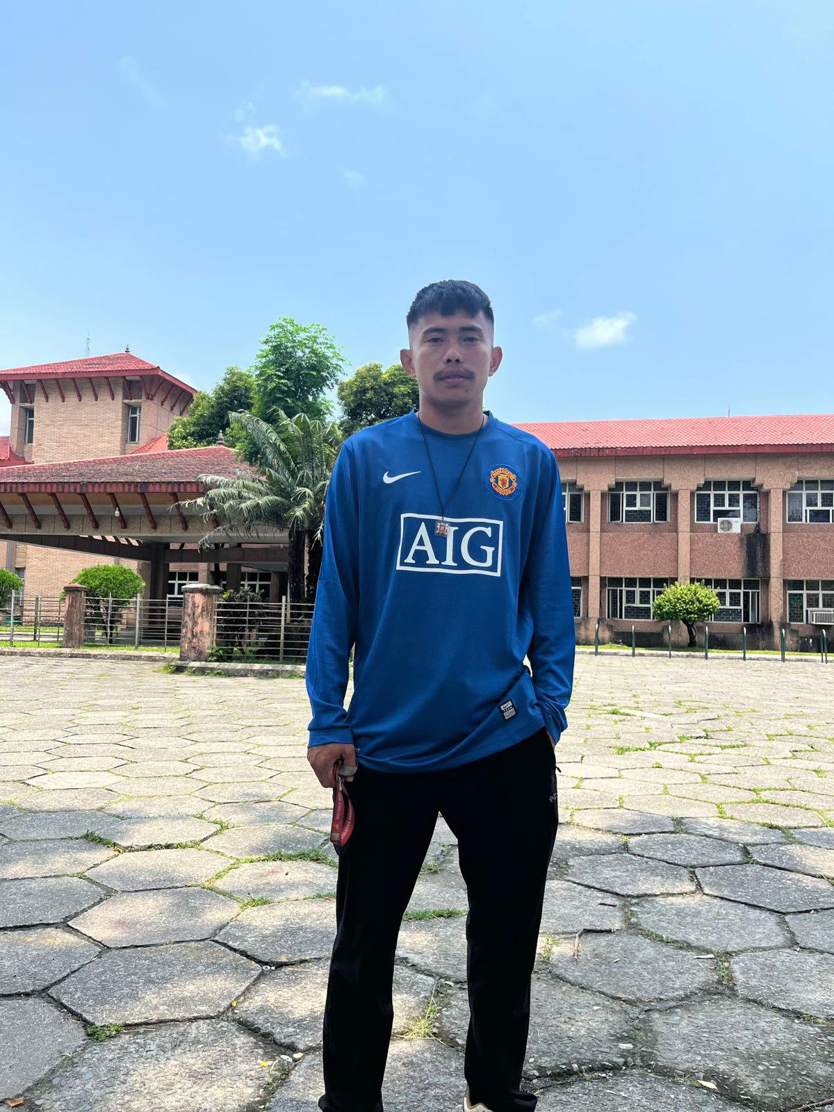 @Roshan Khapung