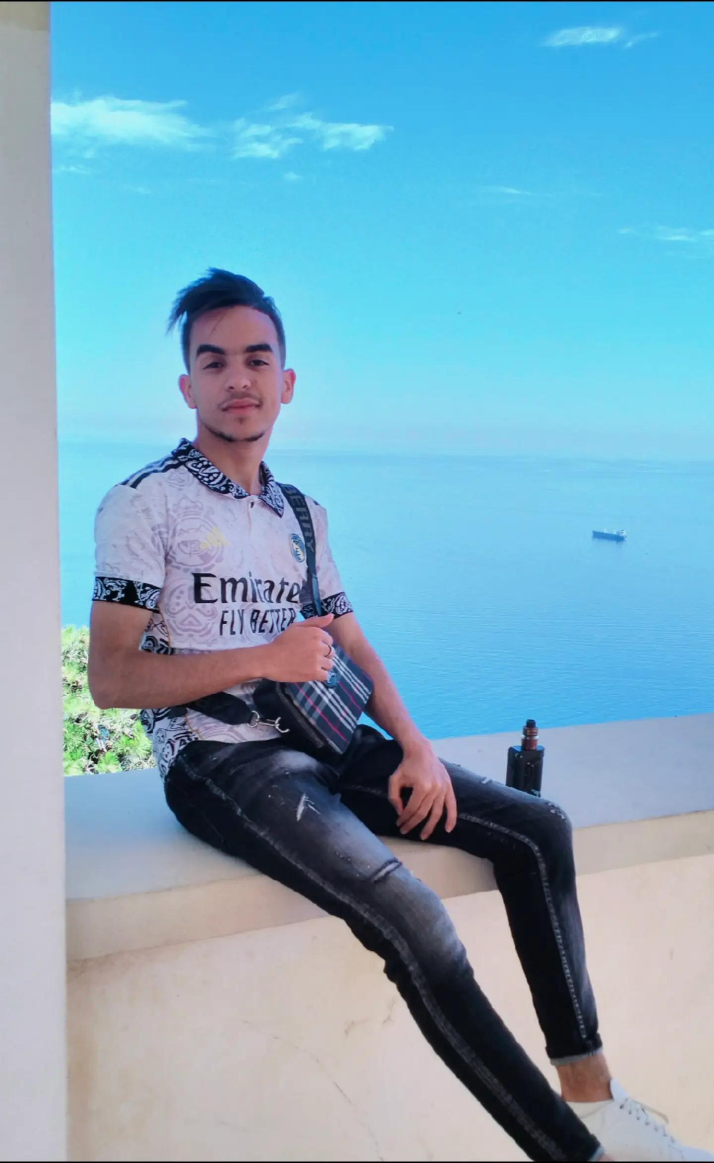 @𝚃𝙾𝚄𝙵𝙸𝙺 🇩🇿⃢⃟🥷