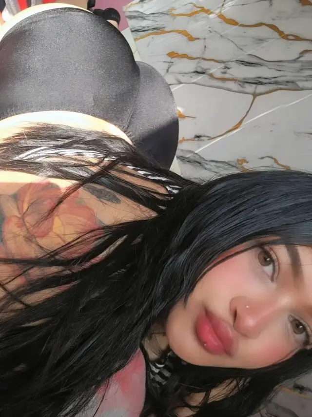 @Alejandracaripar_