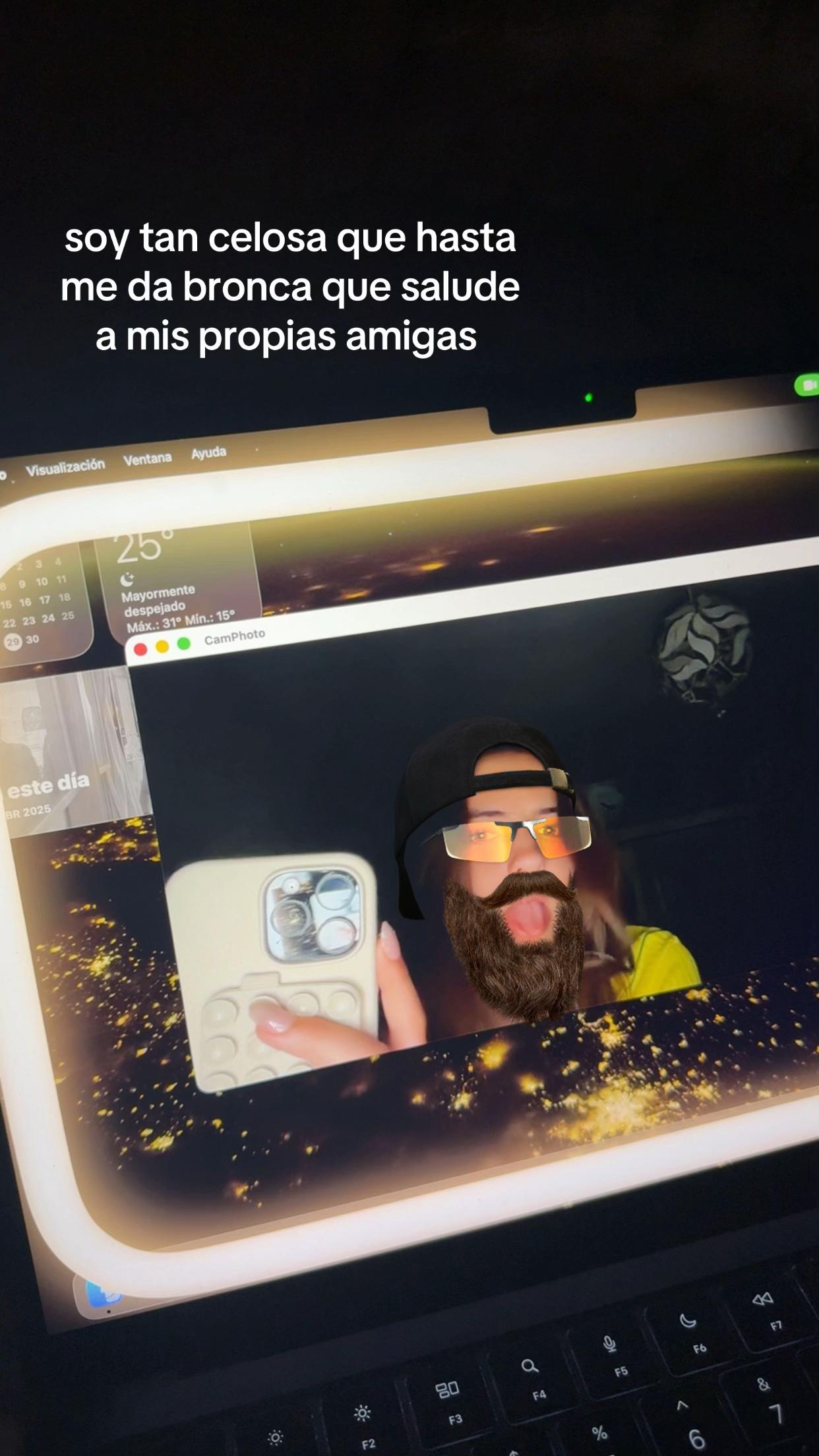 @illegaljuls