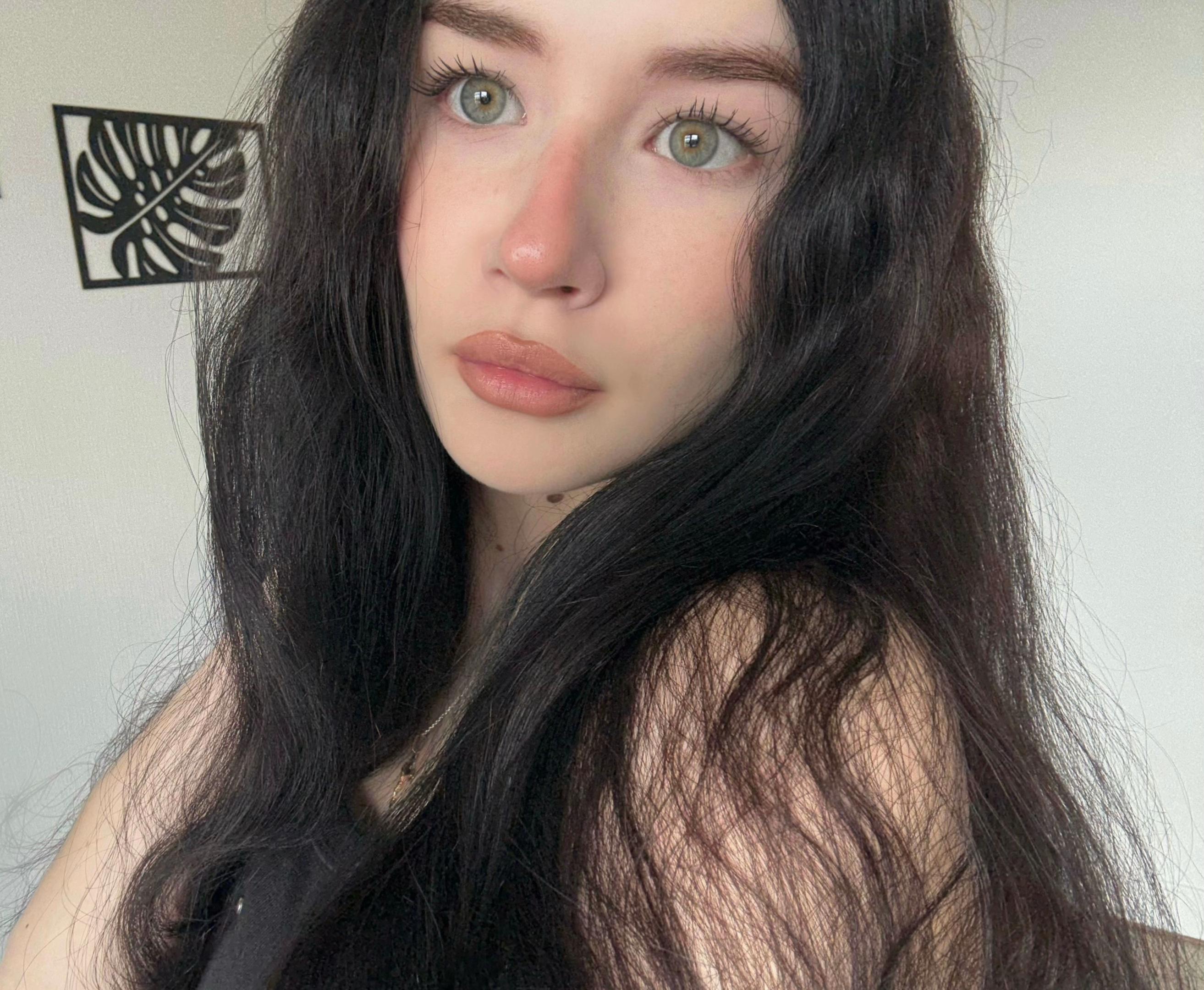 @яночка 𖣂