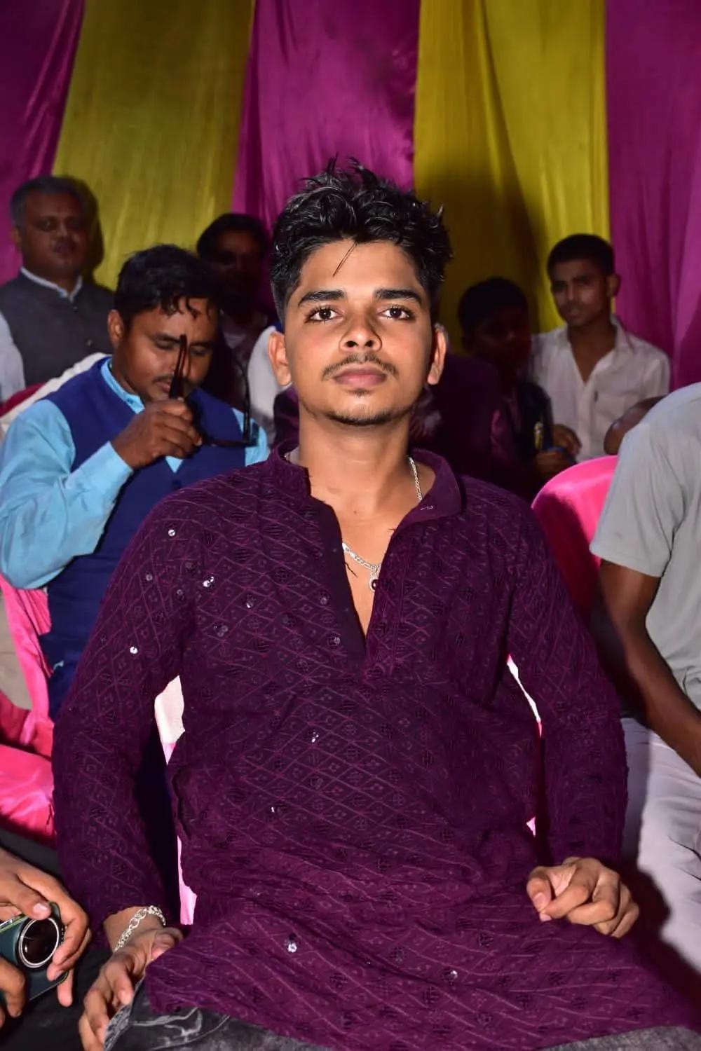 @🫆ANISH...👻