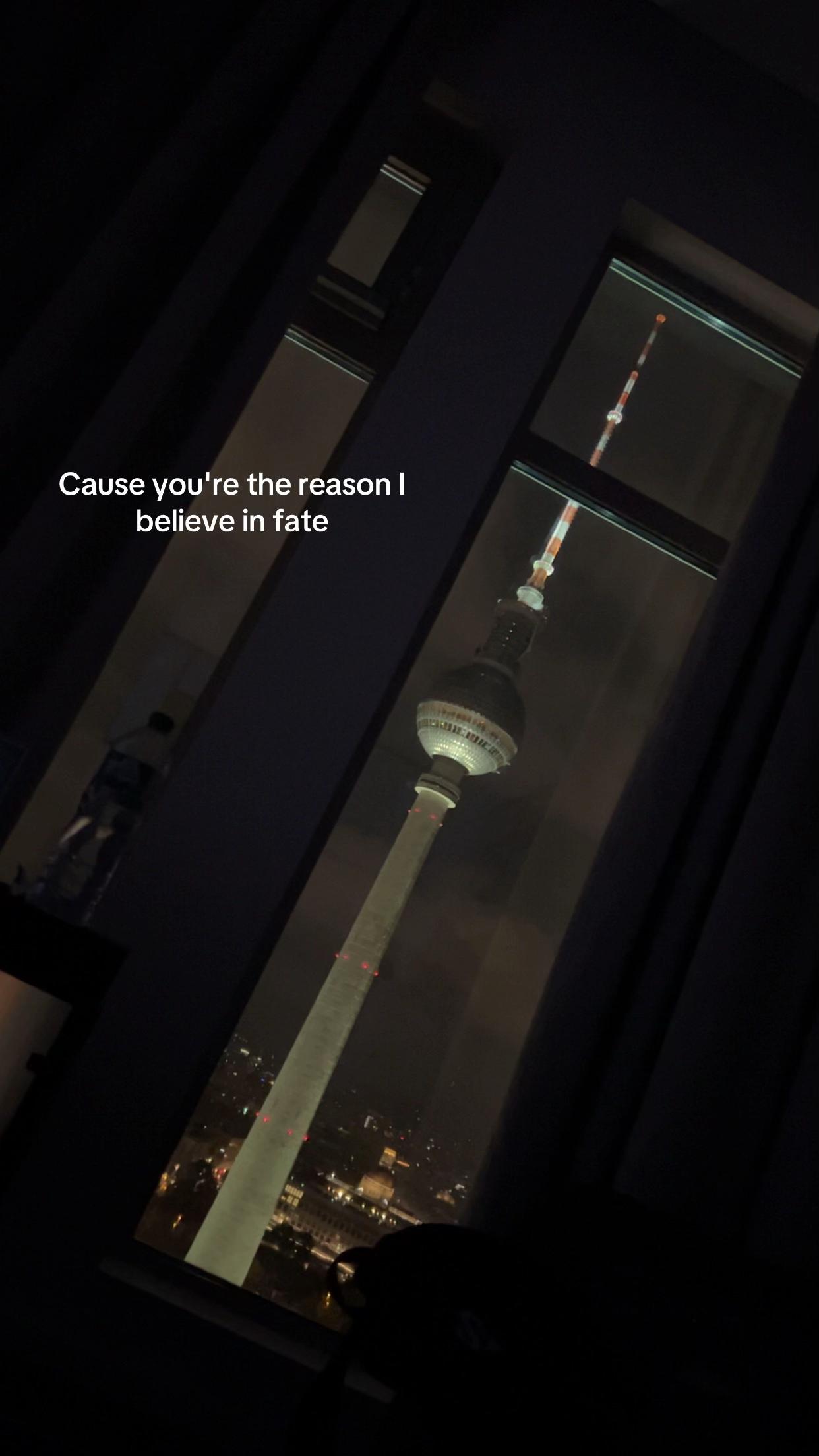 @✰