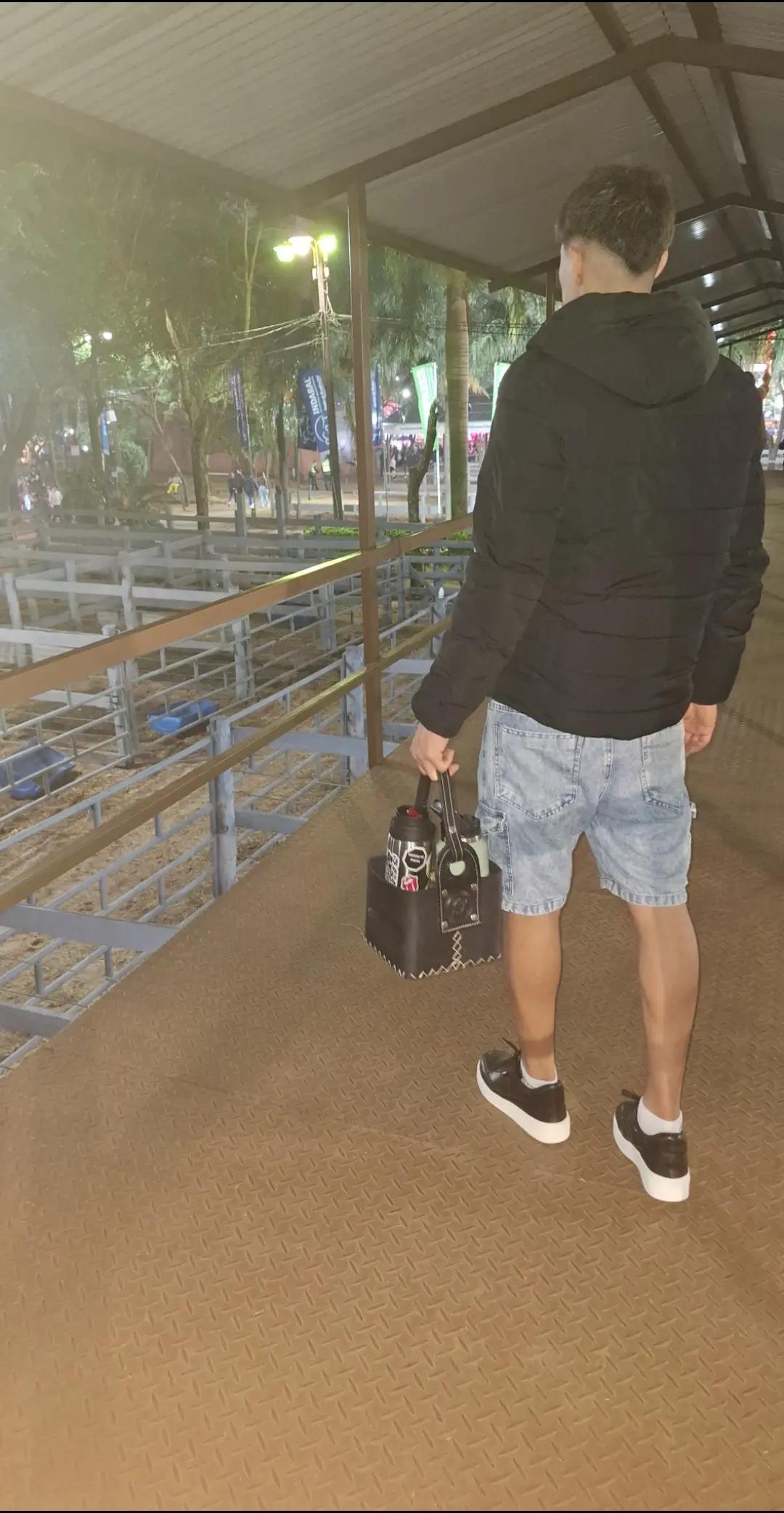 @👤