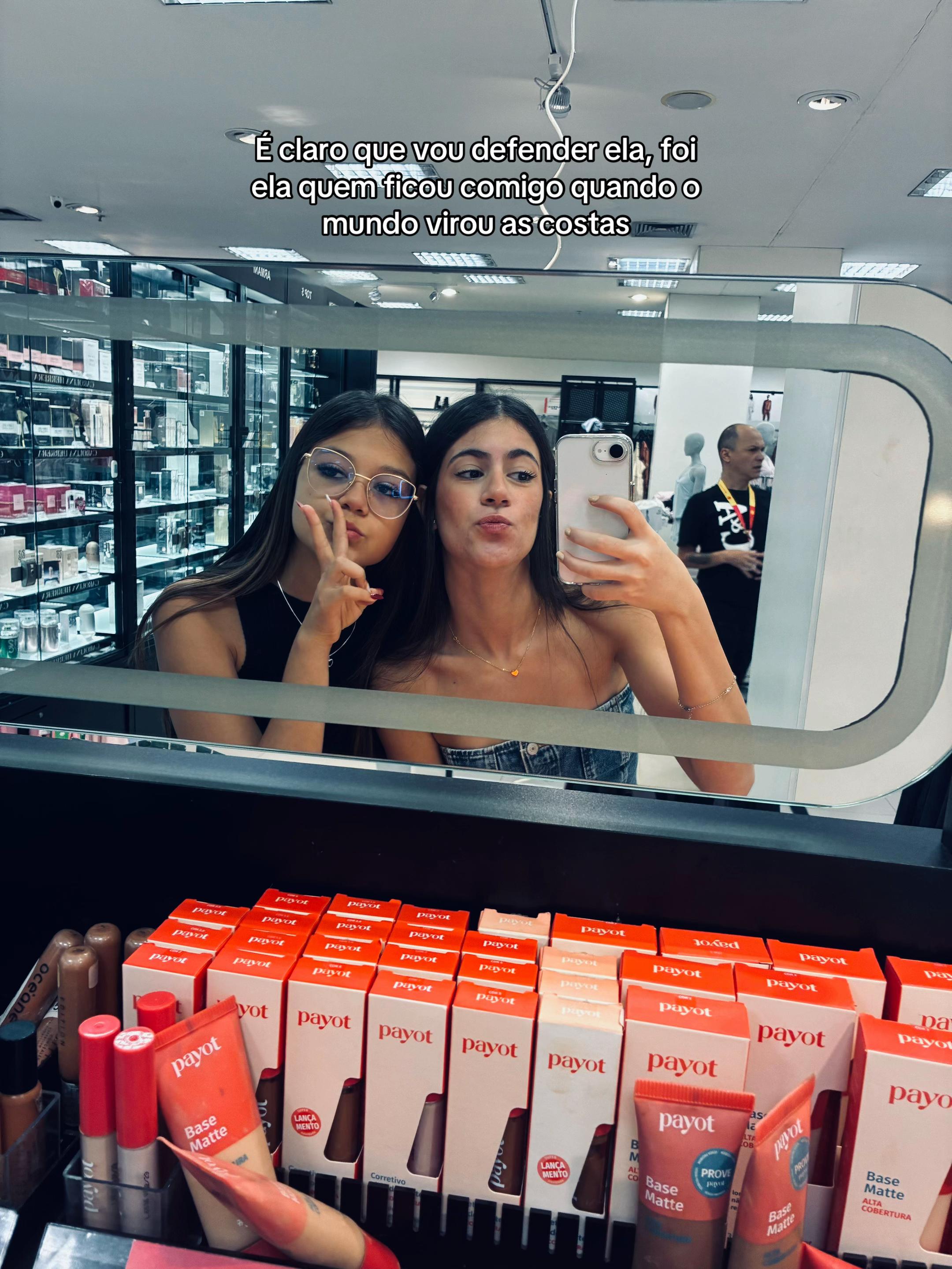 @melzinha_moraess