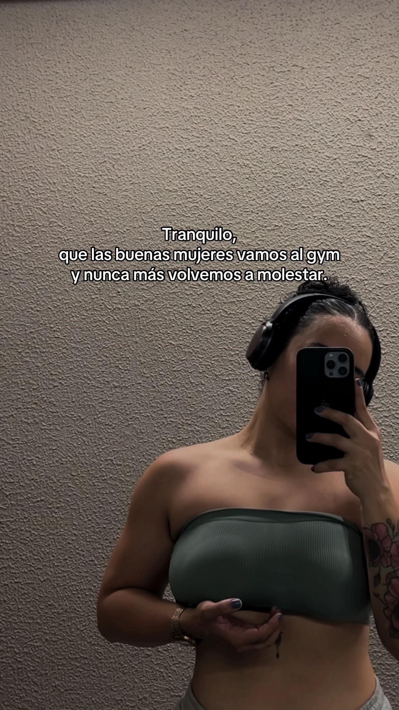 @M  E N NA 🦖🌙