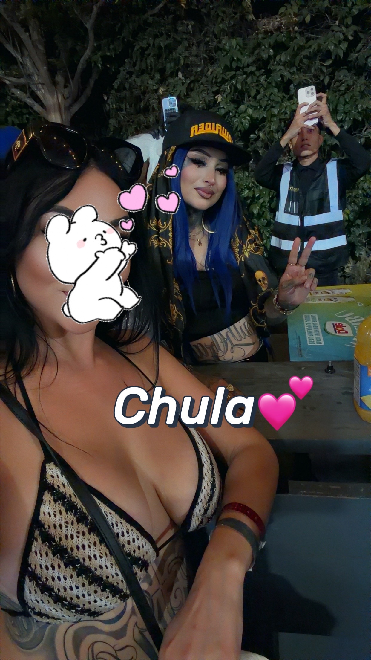 @Bella_B_