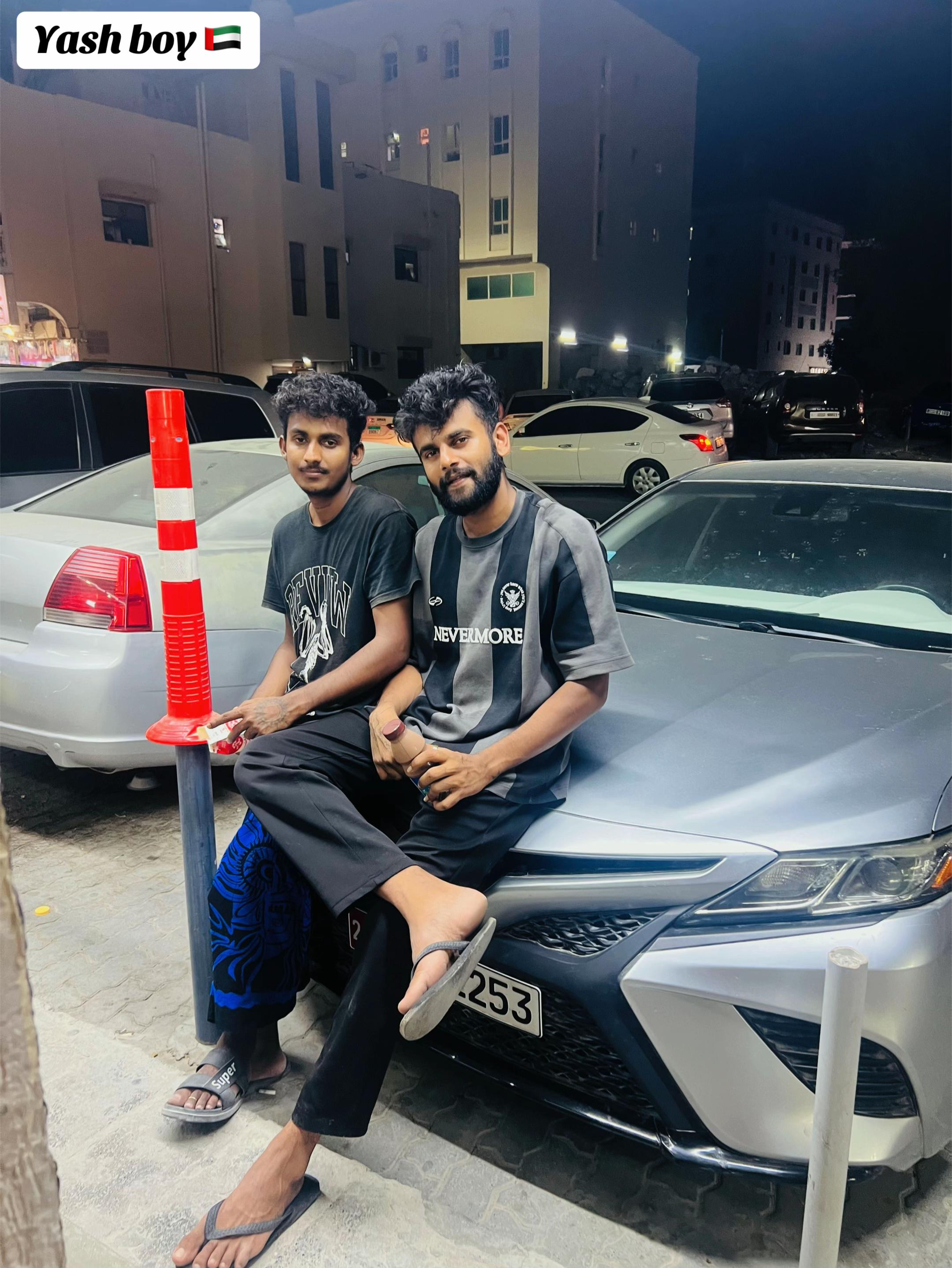 @YASH BOY 🇦🇪