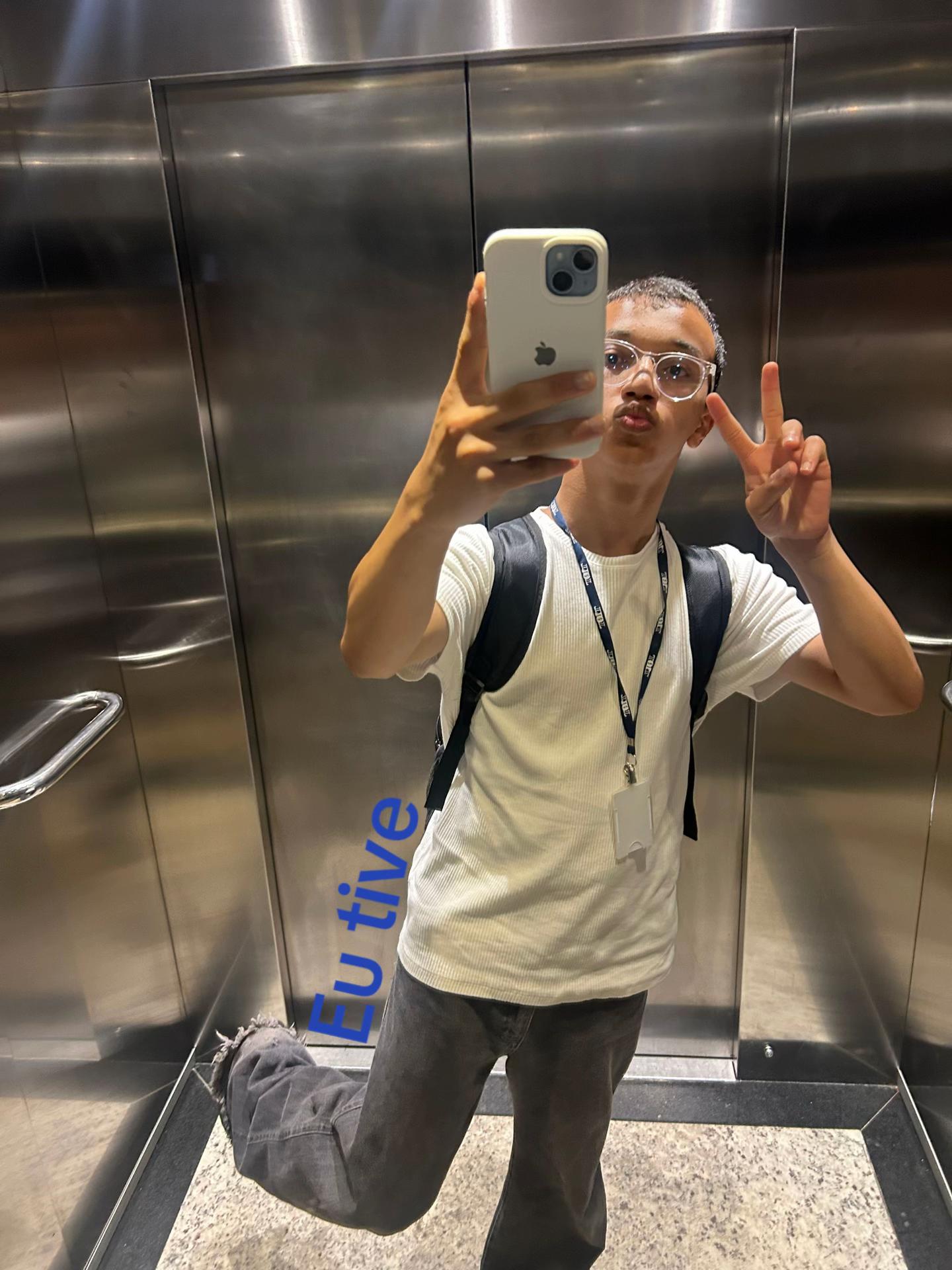 @Fuck,and Caio