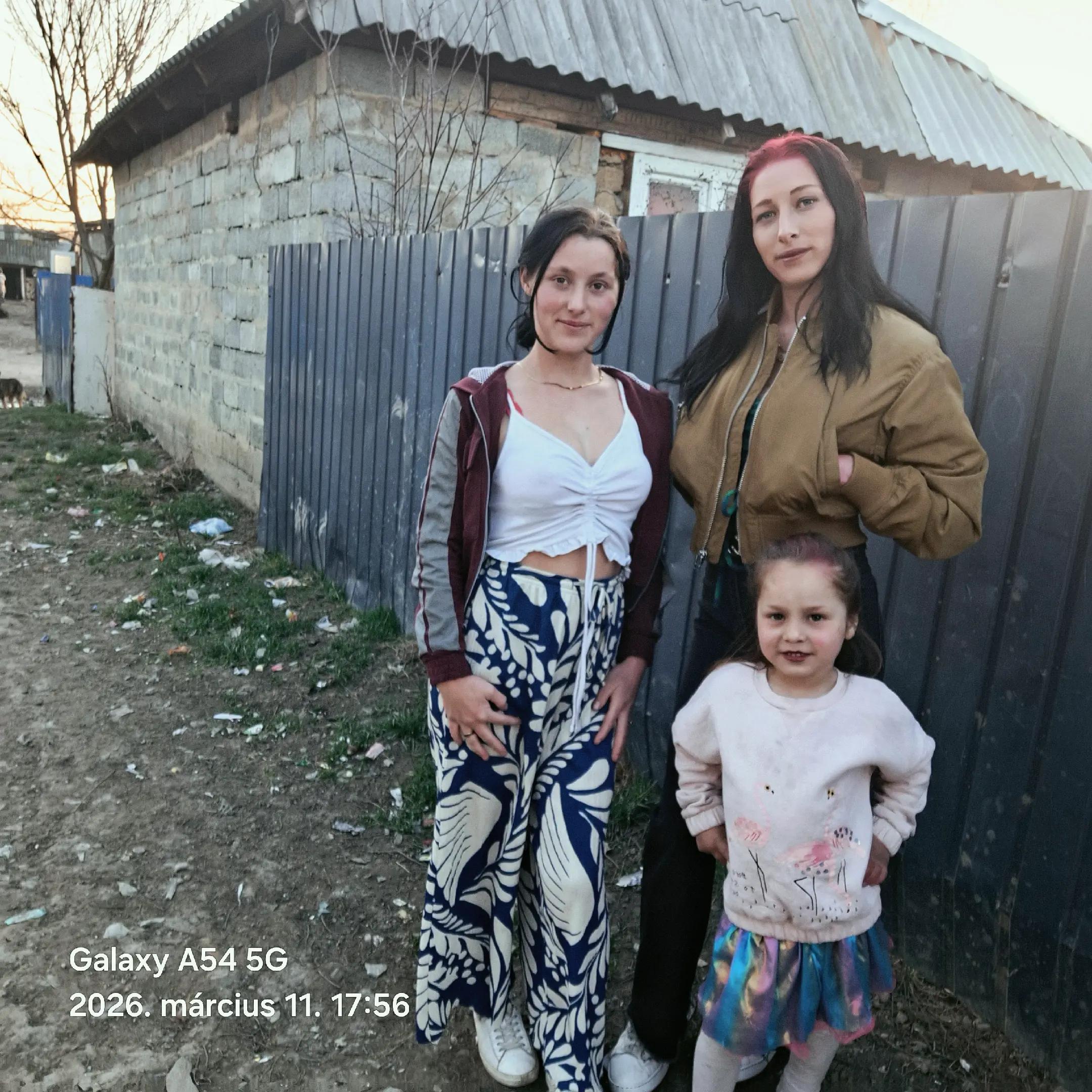 @13Erzsike Lakatos