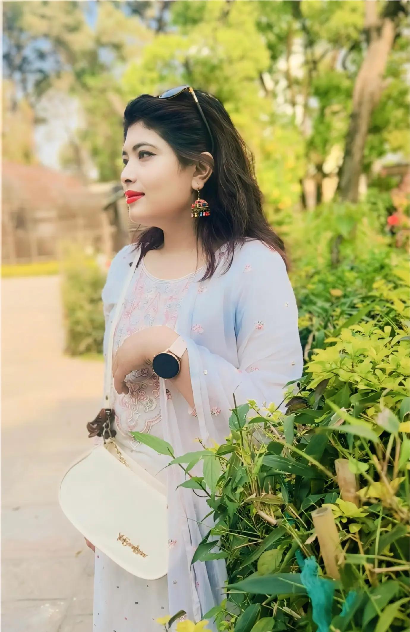 @Laxmi ❤️ 💕