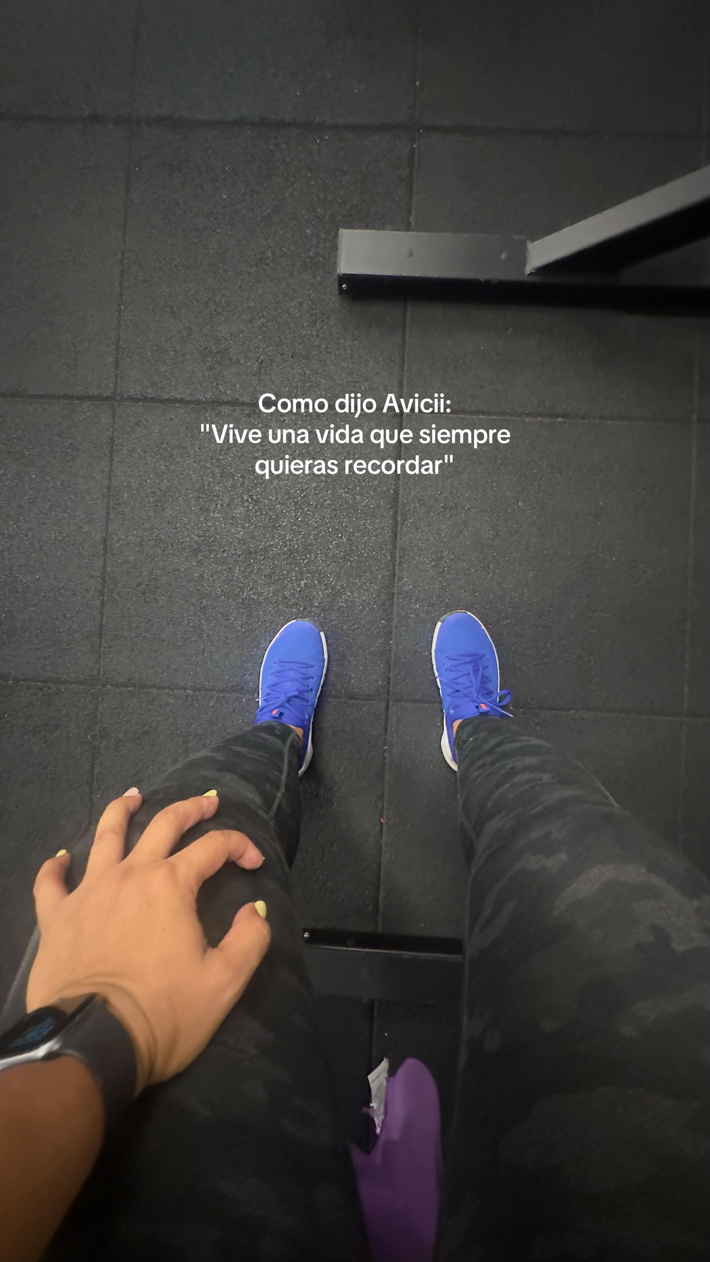 @vickyjoshii_🤍