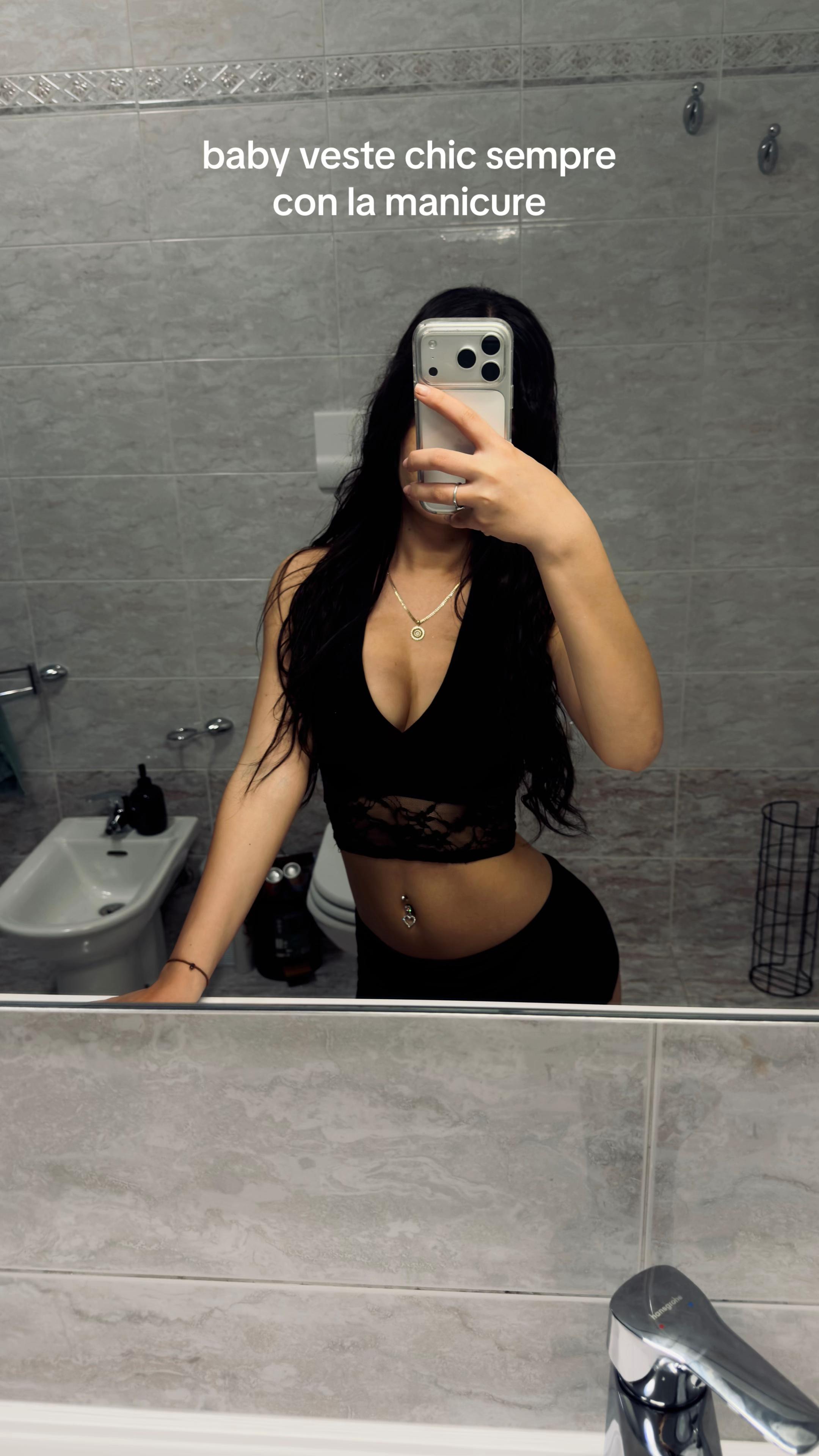@saraa_hoxhaa_