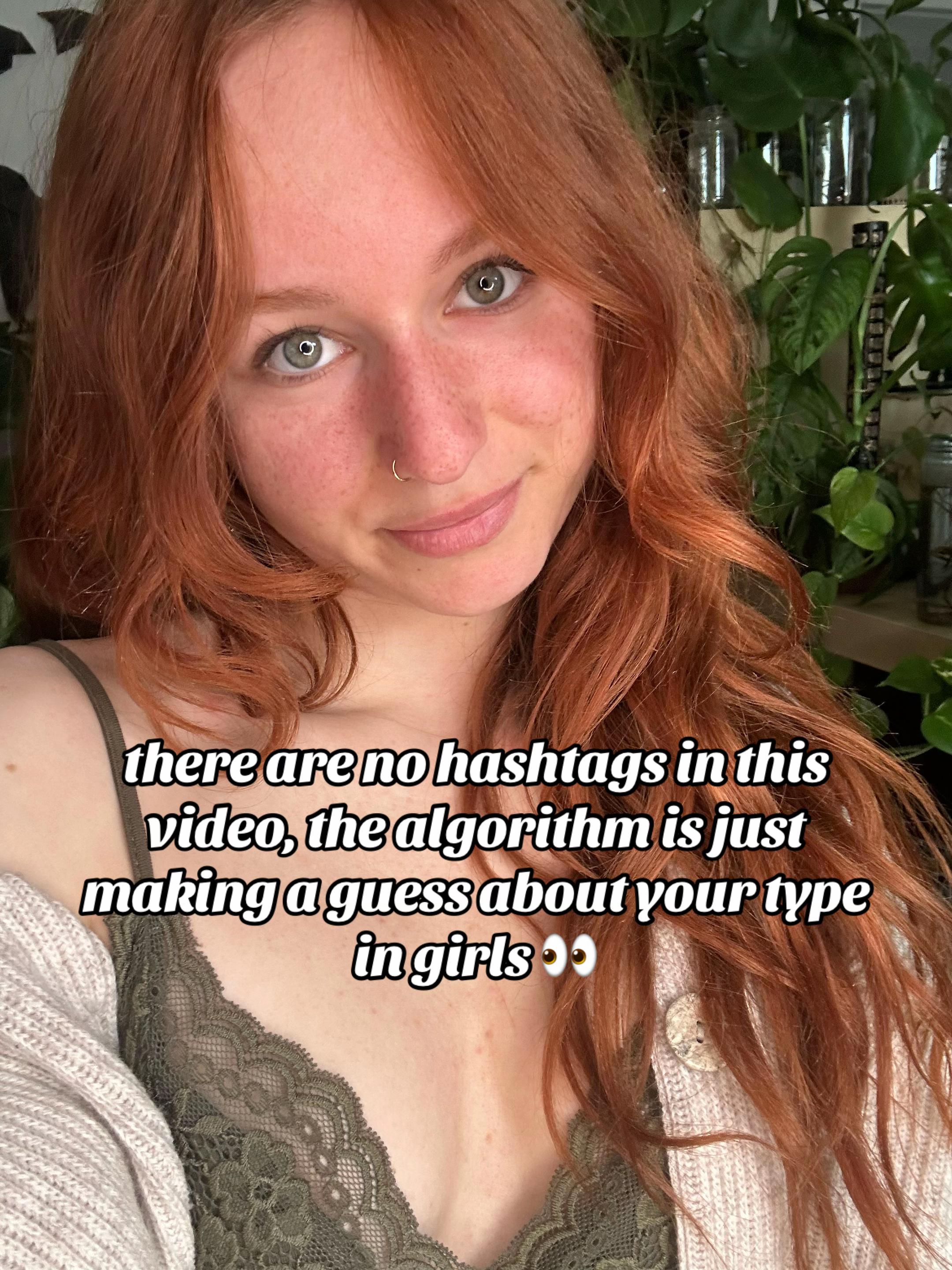 @Elliee