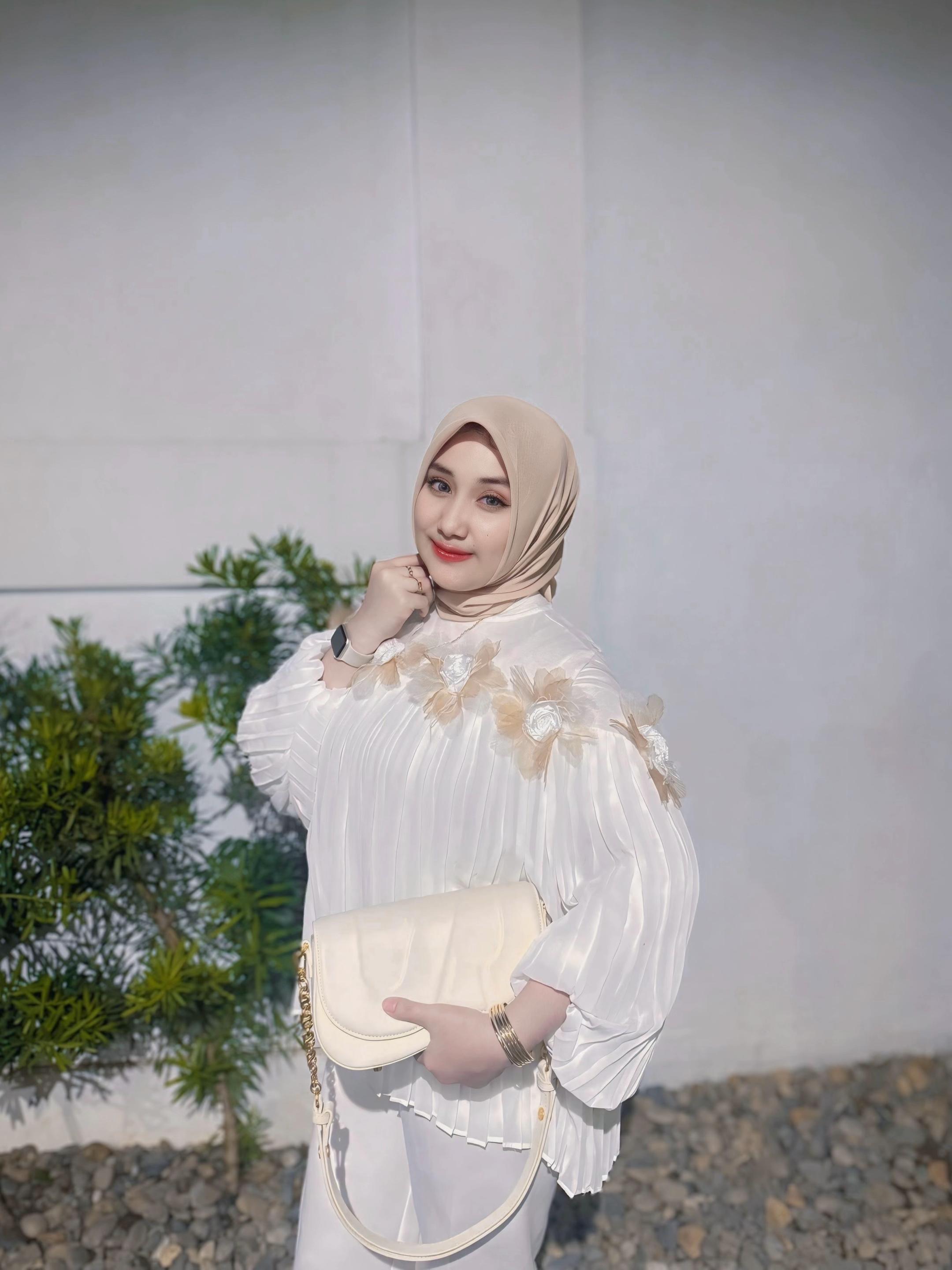 @Ny. Humaira Ozan