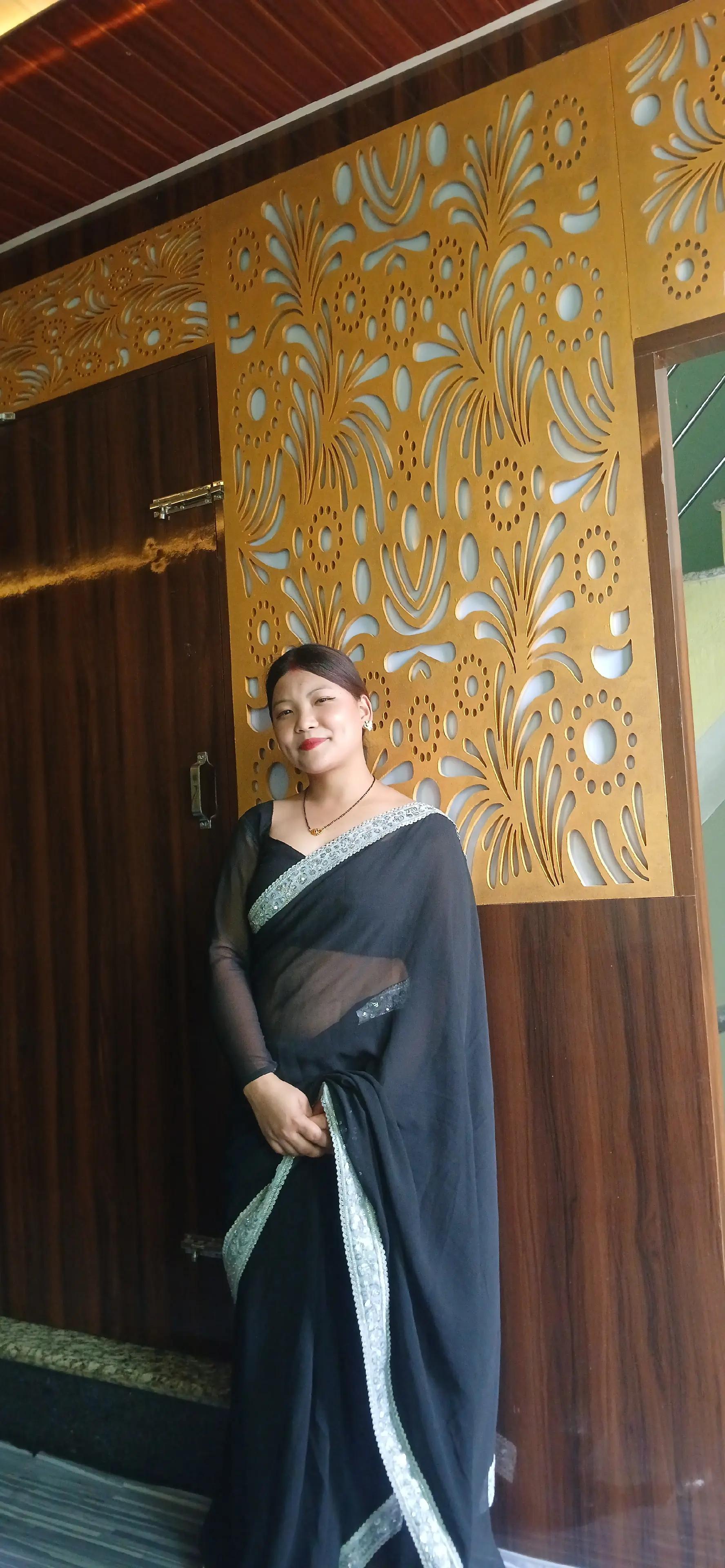 @लेआ गुरुङ