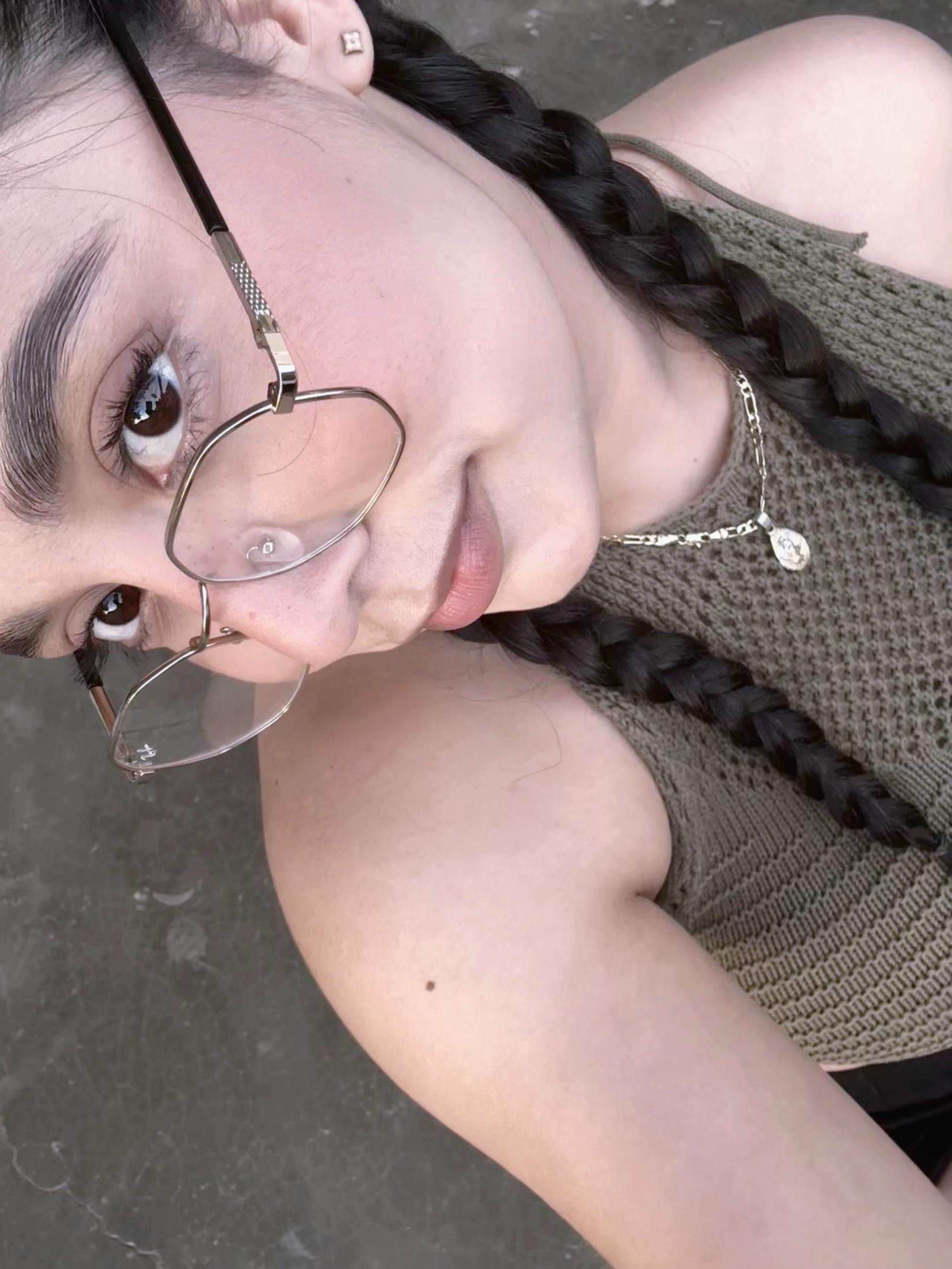 @Elizabelli