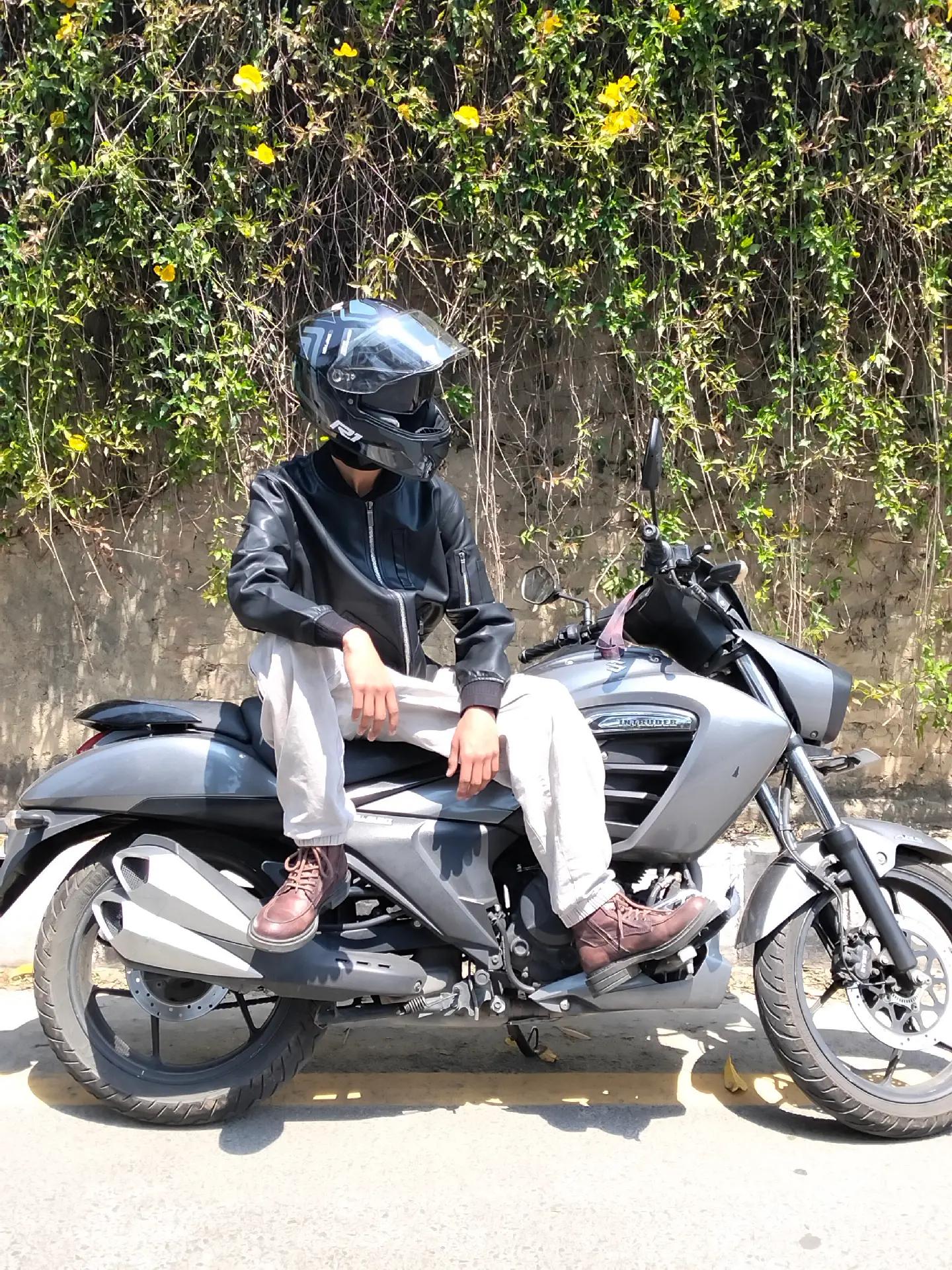 @CHIRAYU🌩🏍️