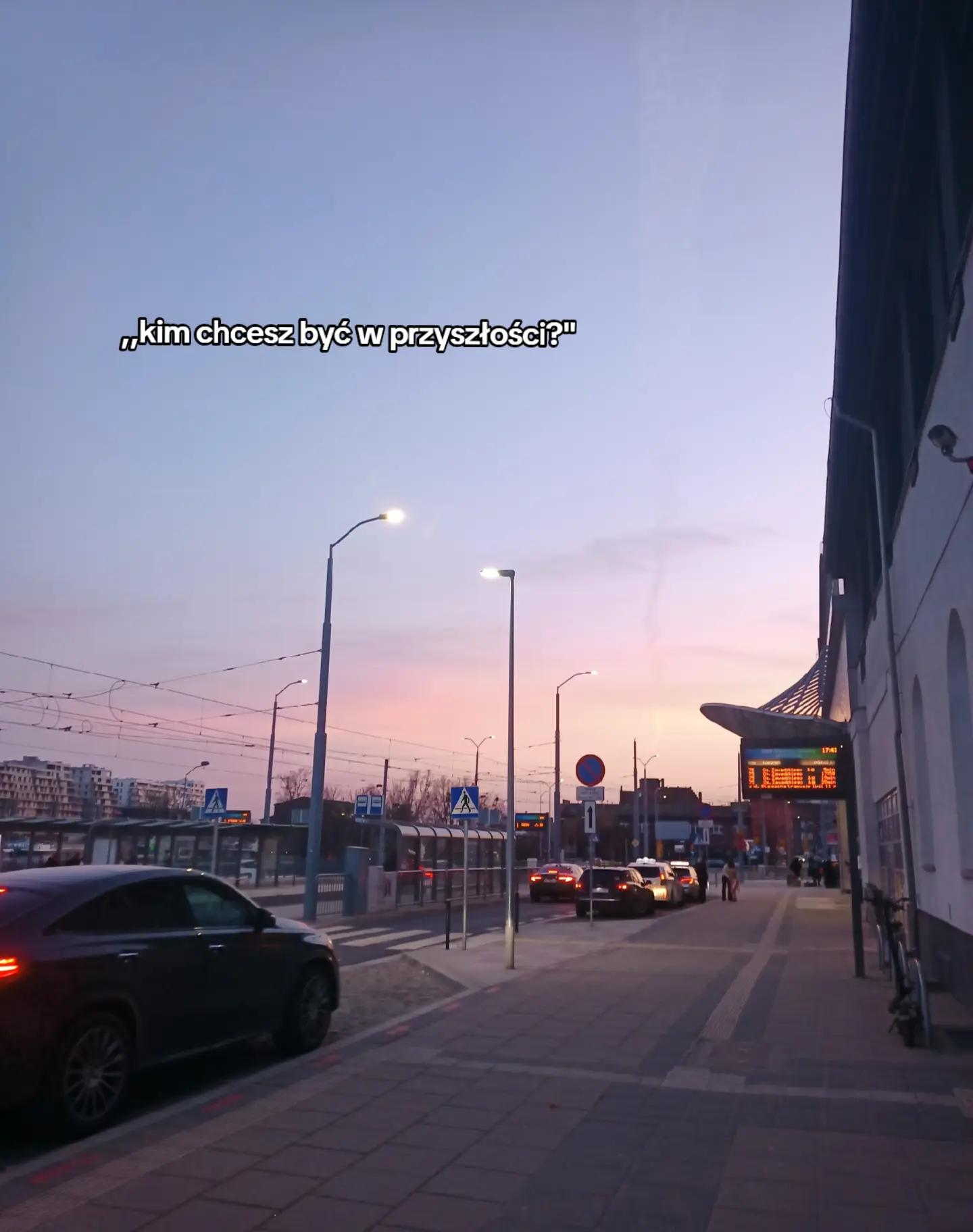 @wiktor7_