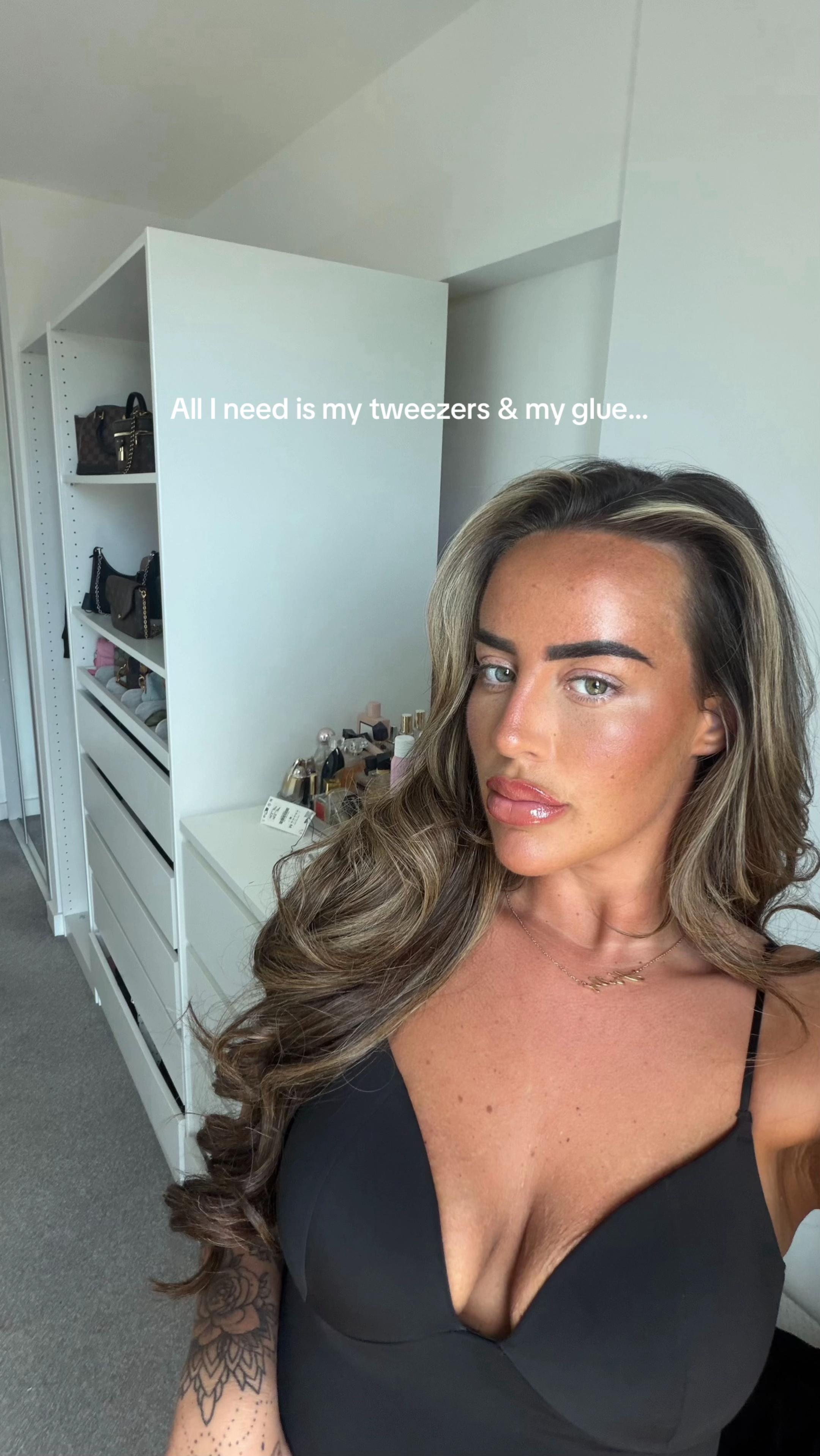 @Lashes By Hols | Lash Supplier