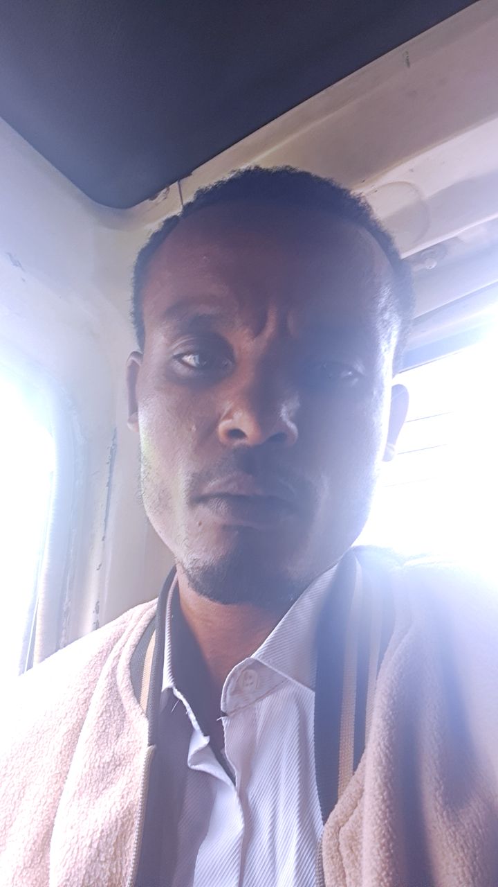 @Tesfahun Hailu/ና በይኝ ወምበርማ/