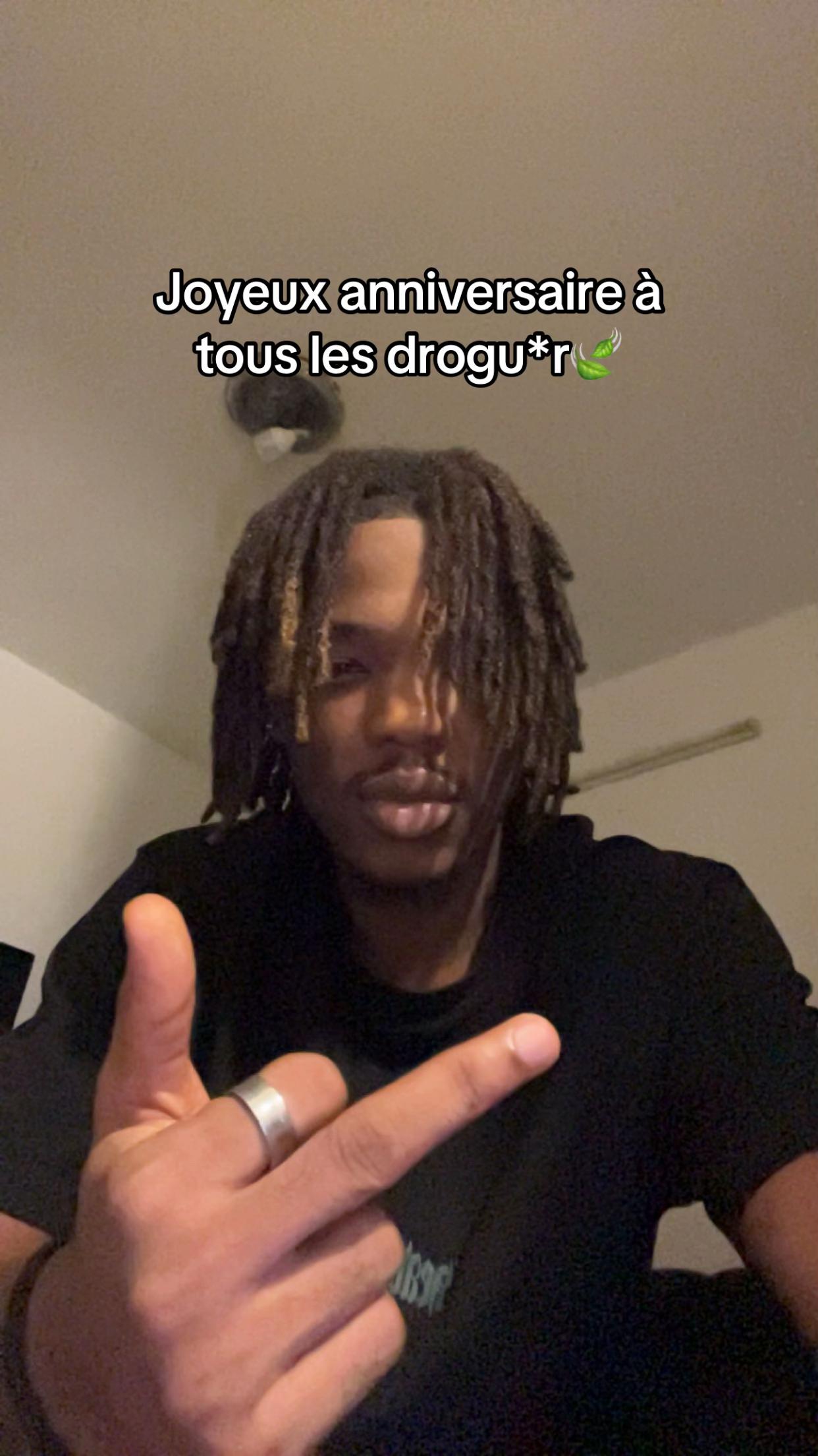 @𝐌𝐎𝐋𝐋𝐄𝐘