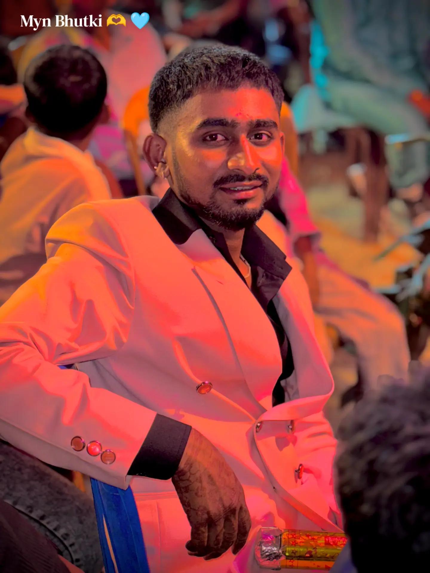 @✨👑सं जय:-🧑🦯MuखियA👑✨