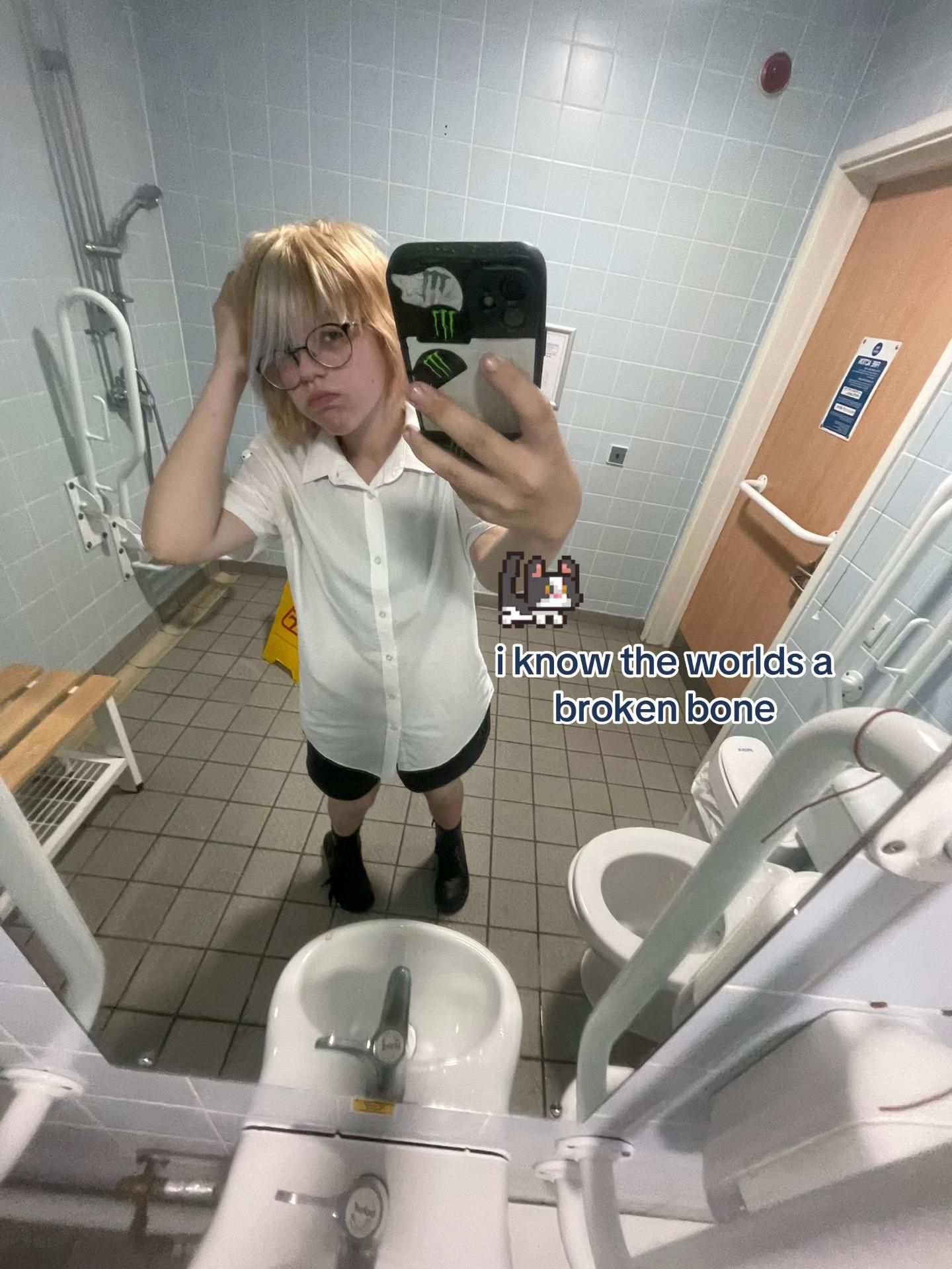 @𝔣𝔦𝔫𝔫𝔩𝔢𝔦𝔤𝔥🐈⬛