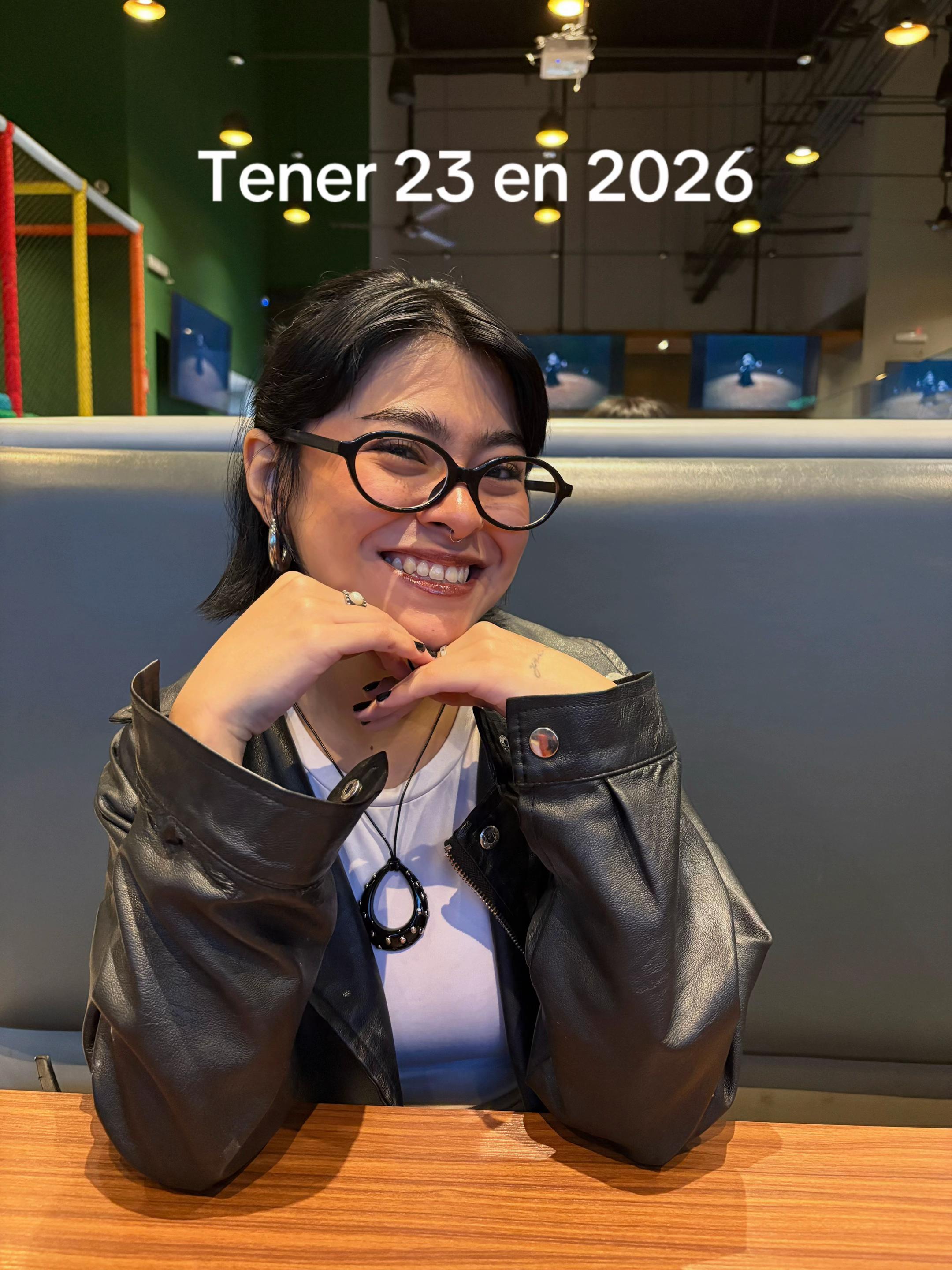 @María Coval