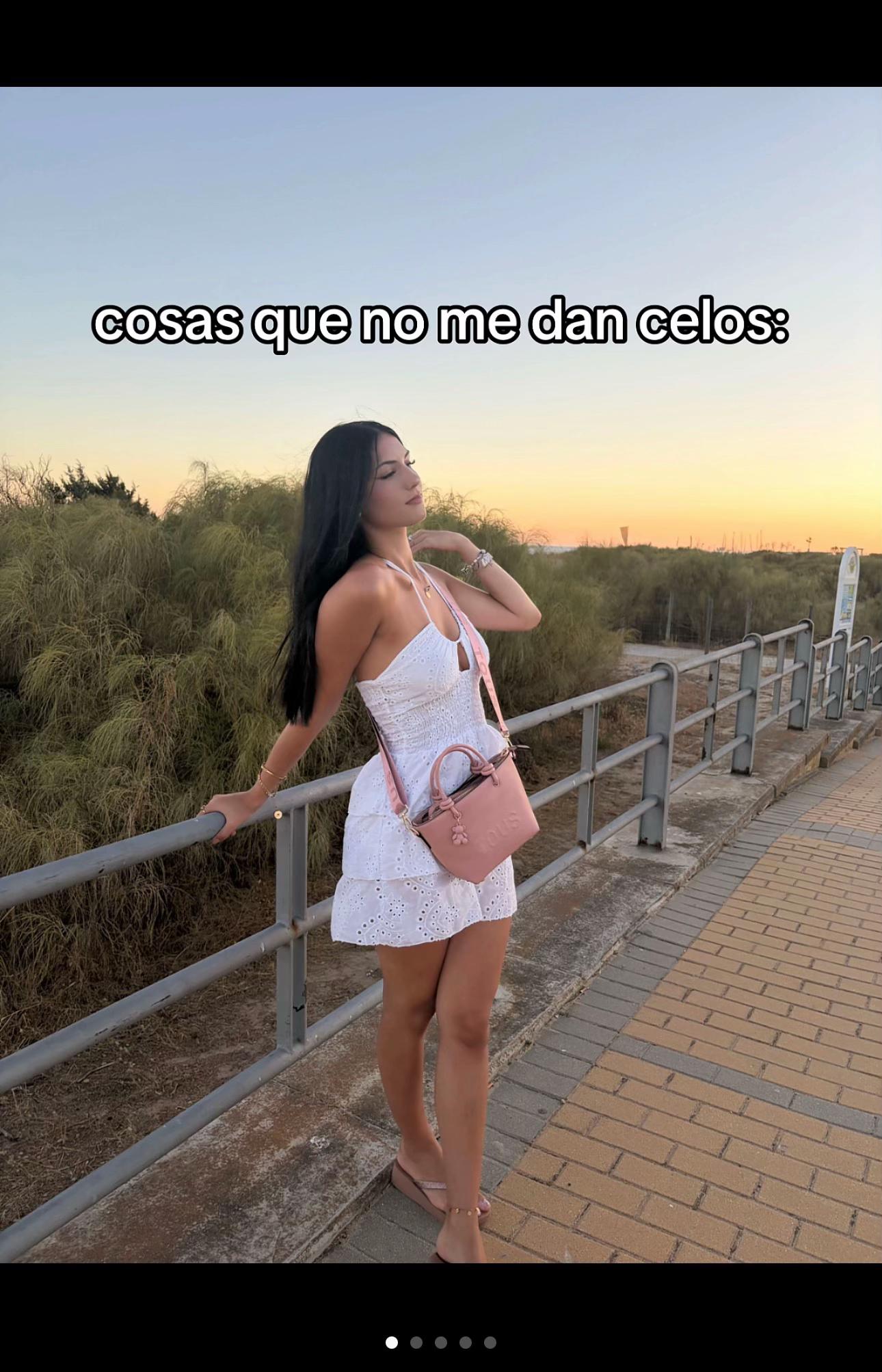 @🦦