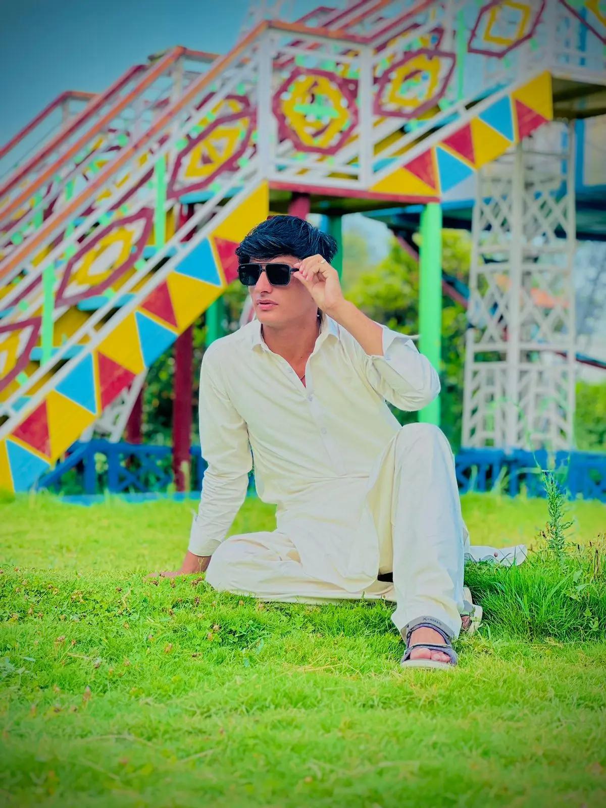 @Javid Nassari