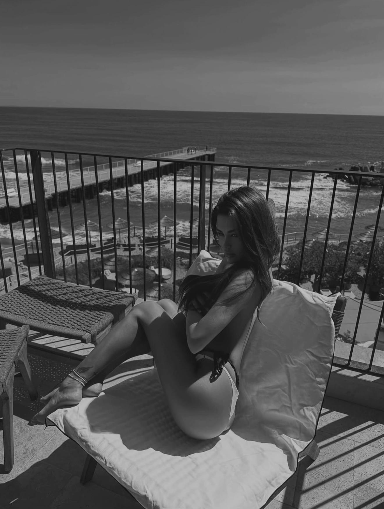 @Apostolova