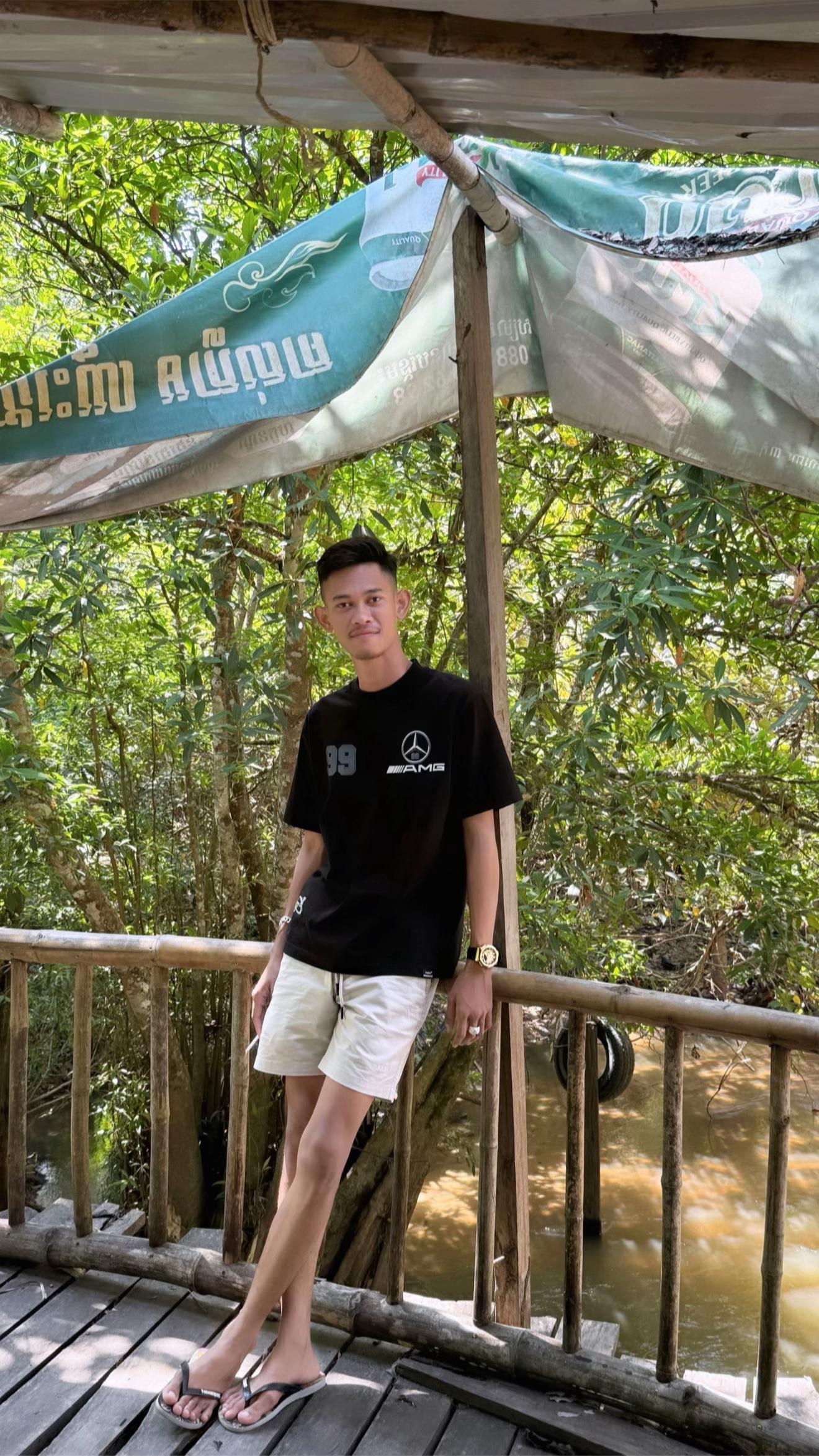@កែវ ប្រុសពេជ្រ