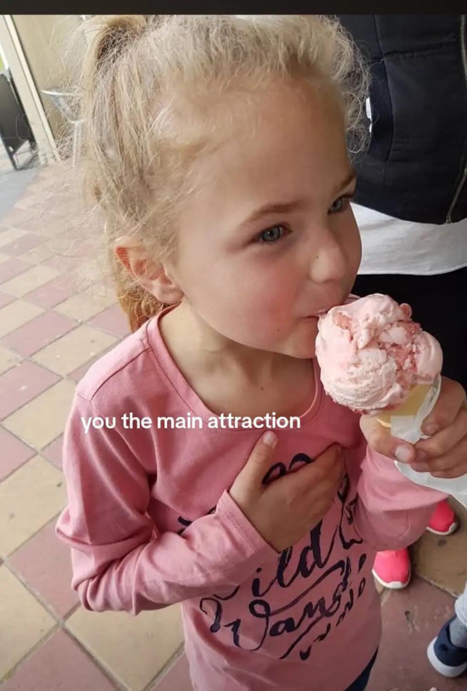 @elleira_priv