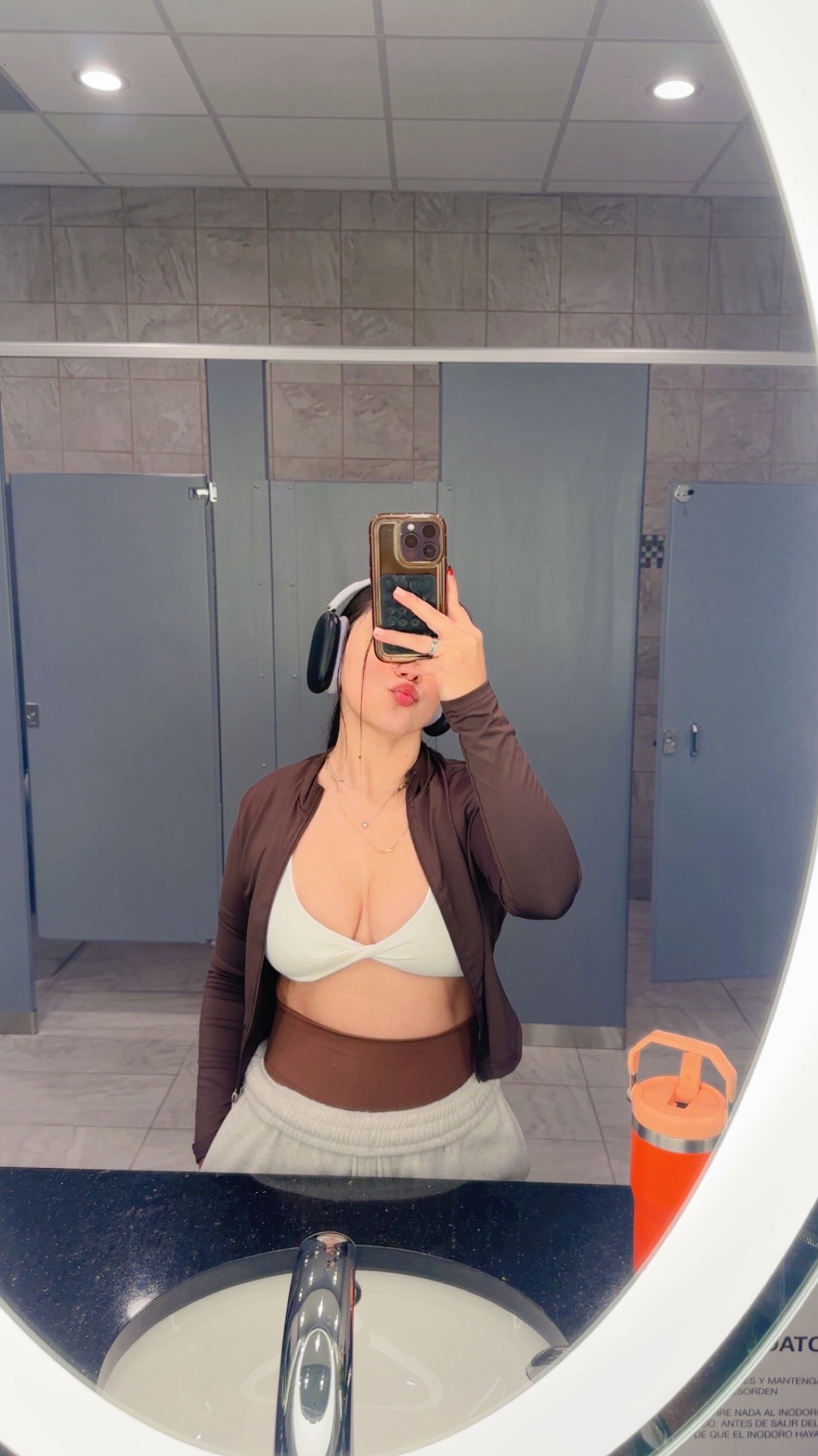 @❀.