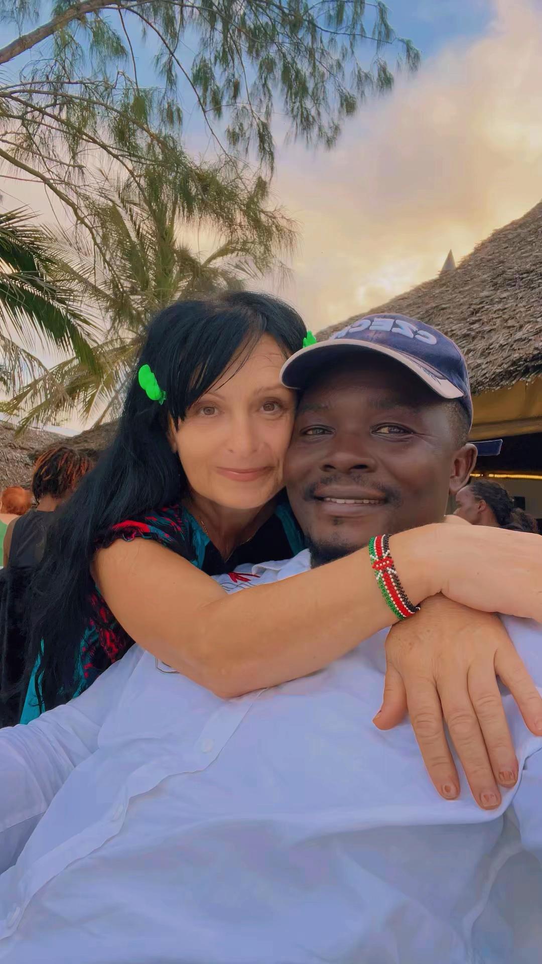 @Ilona & Frank🇨🇿🇰🇪