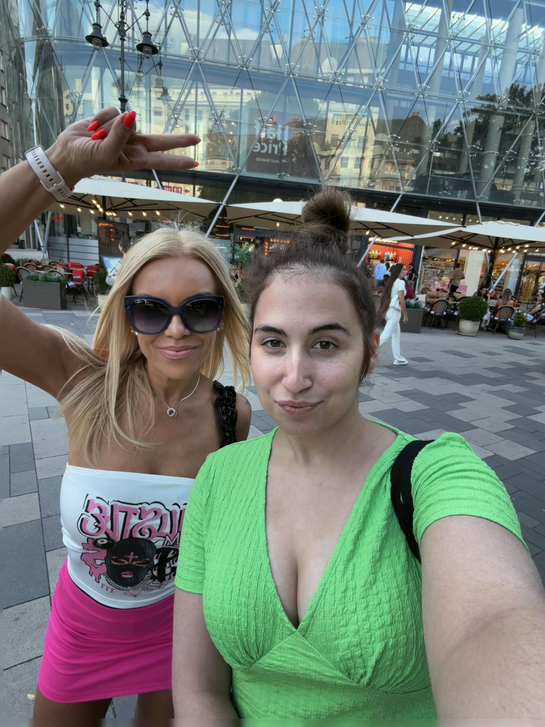 @𝕂𝕐ℝ𝔸🫀👩🏼&zwj;⚕️