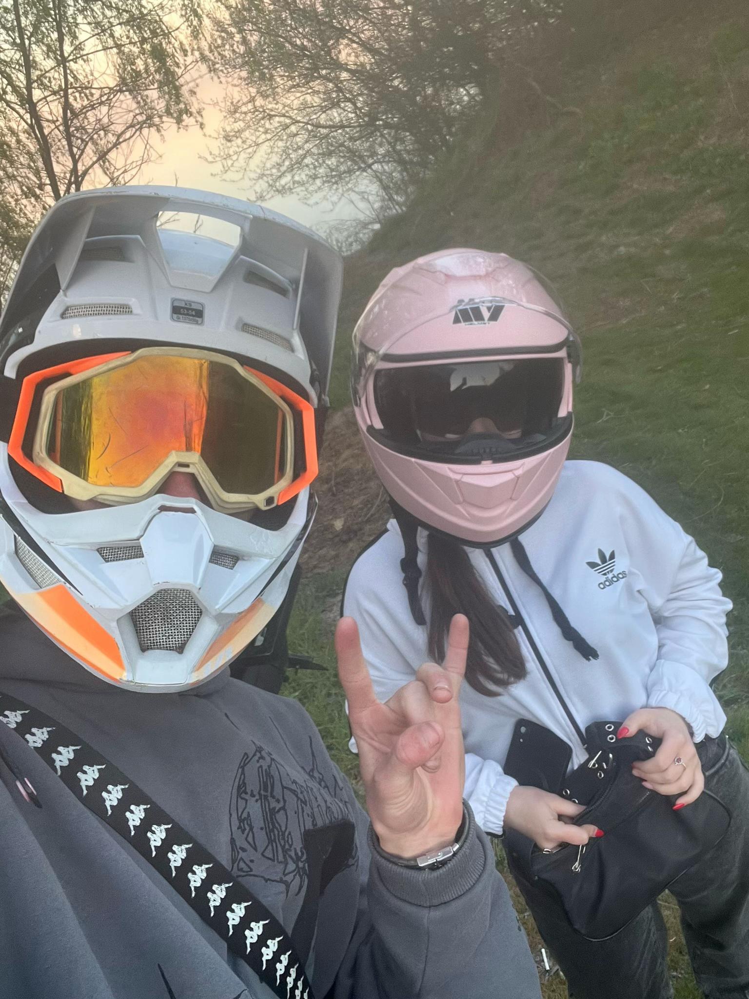 @Кас